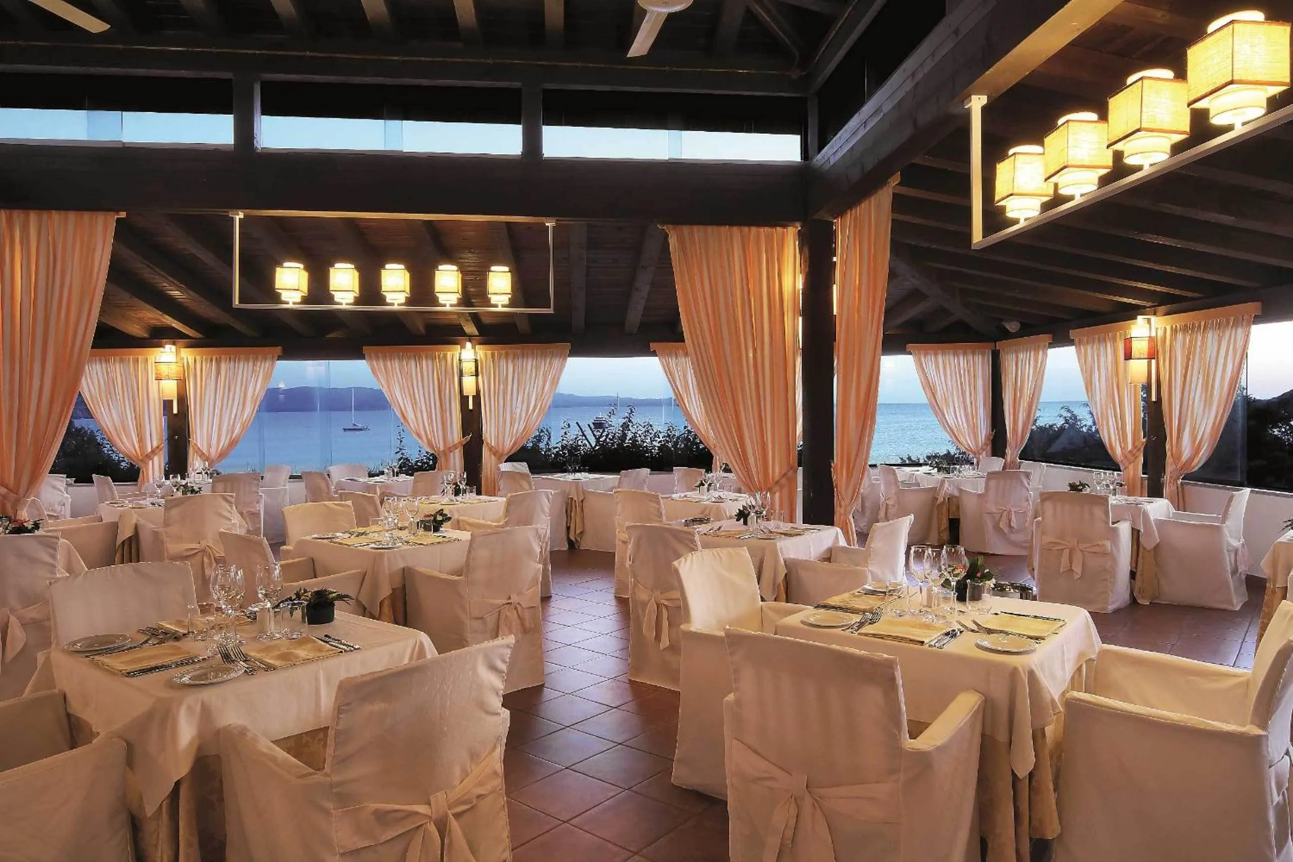 Restaurant/places to eat in COLONNA GRAND HOTEL CAPO TESTA, a Colonna Luxury Beach Hotel, Santa Teresa Sardegna