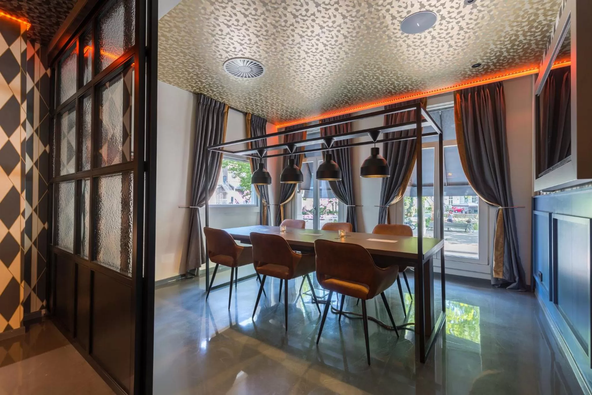 Lounge or bar in Leonardo Boutique Museumhotel