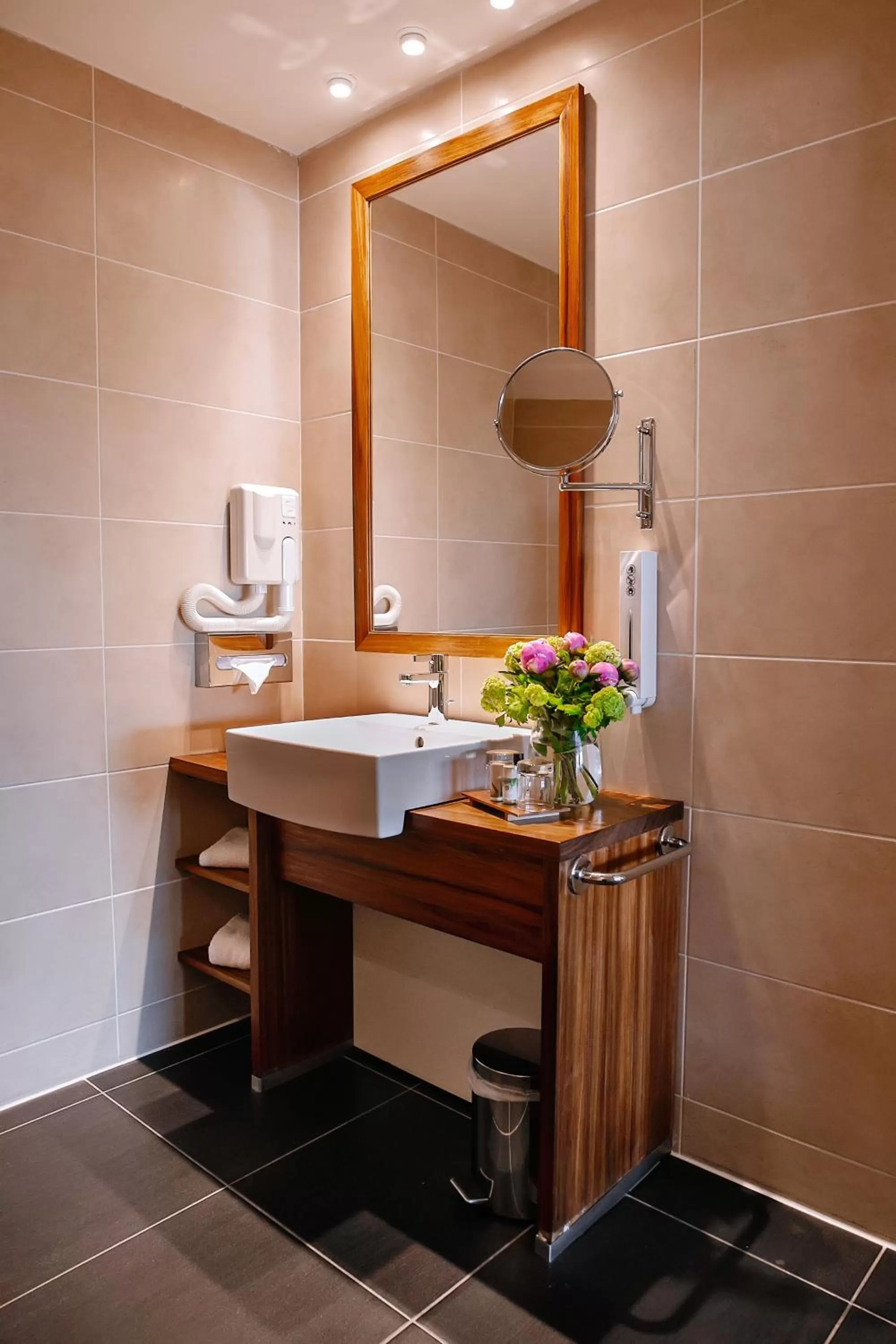 Bathroom in Abbaye des Capucins Spa & Resort