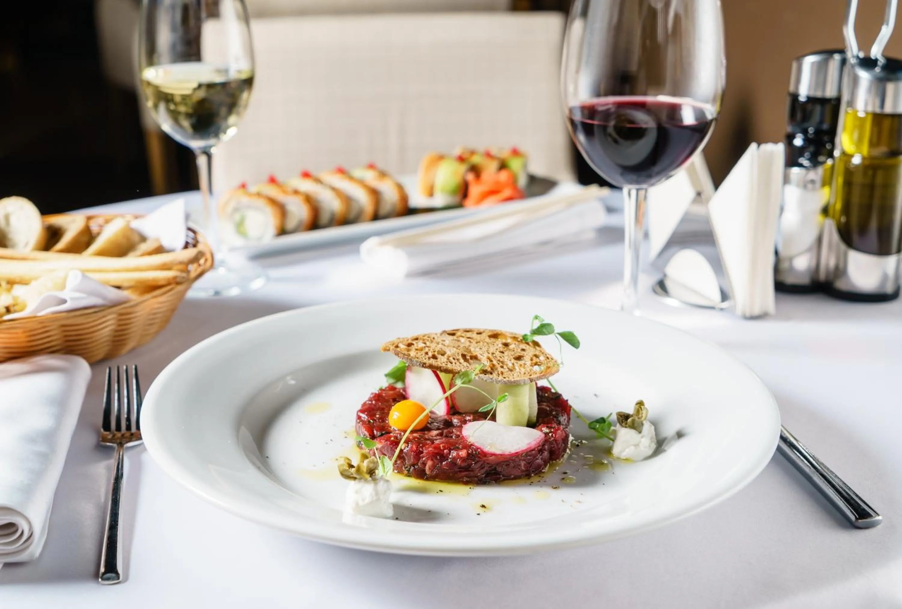 Food and drinks in Botum Palace Hotel