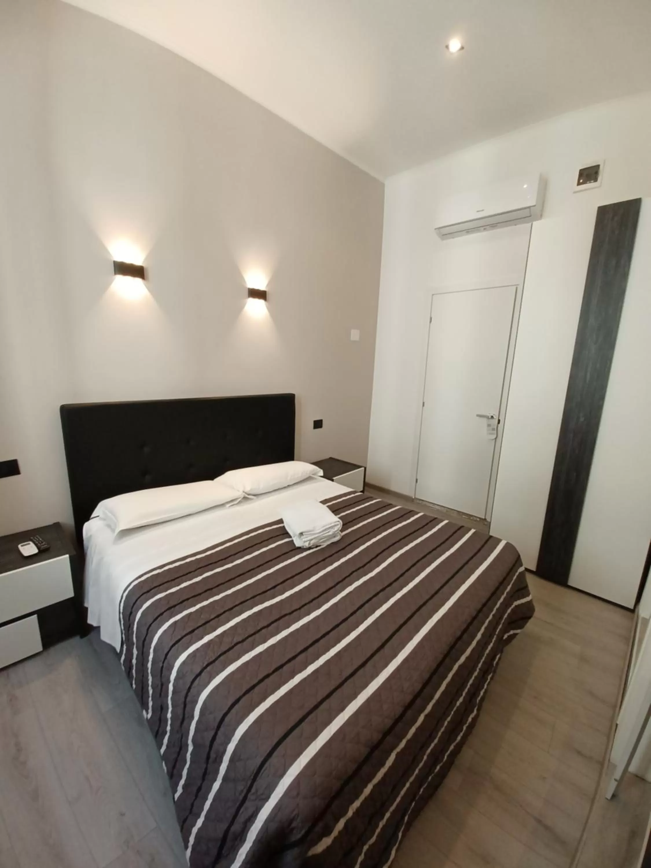 Bedroom, Bed in Hotel Mimosa Pantheon