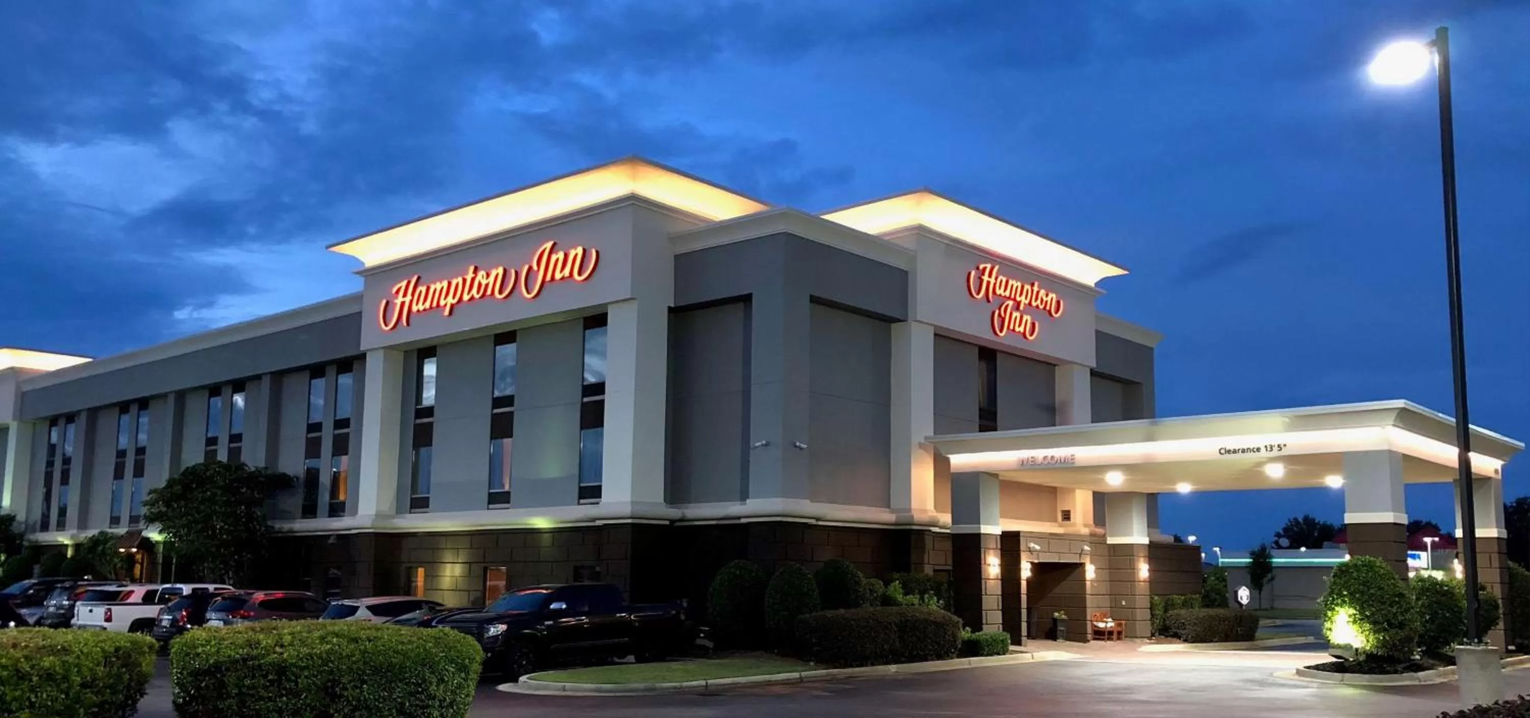 Property building in Hampton Inn Warner Robins