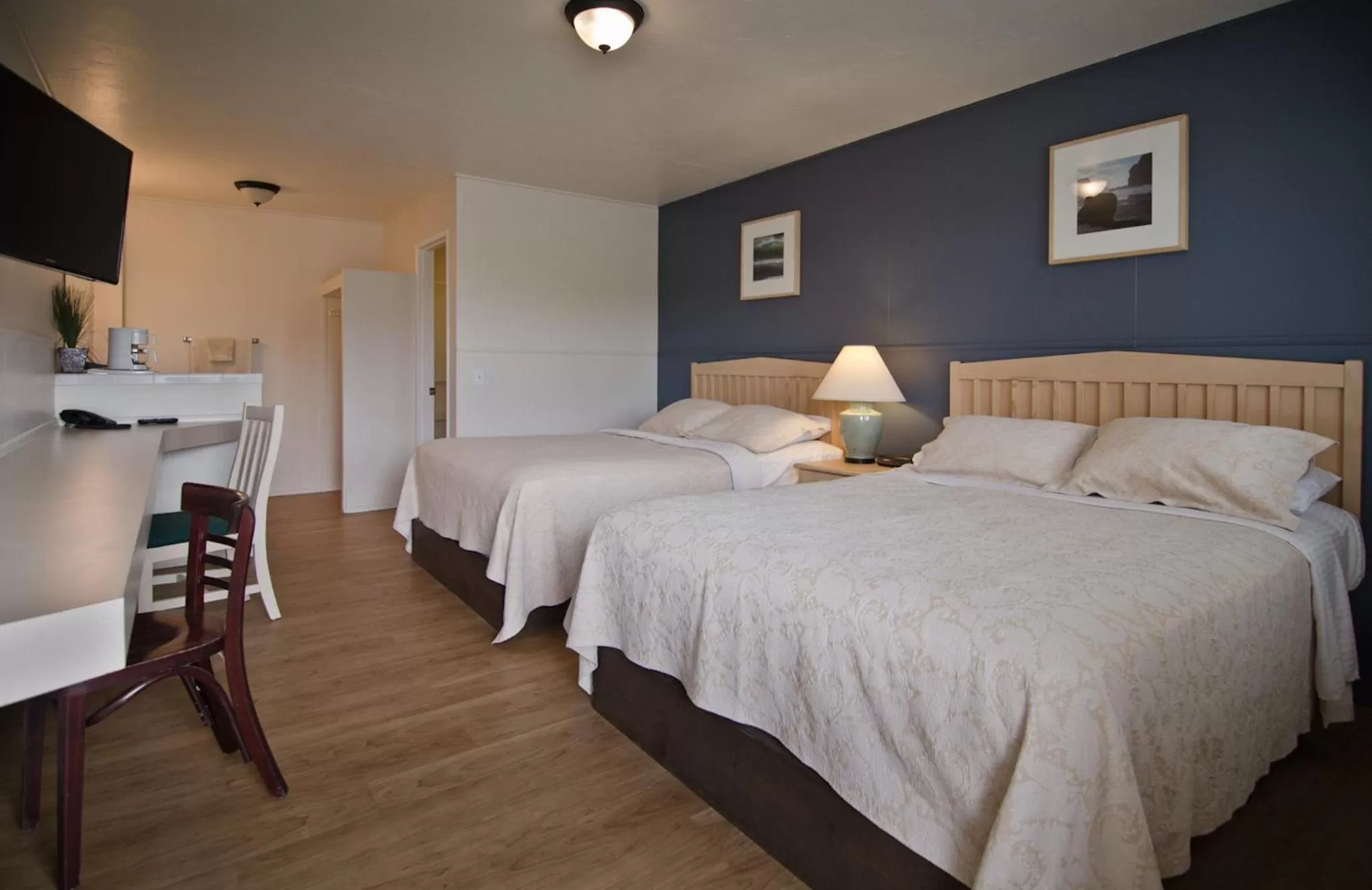 Standard Queen Room with Two Queen Beds in Pacific Reef Hotel & Light Show