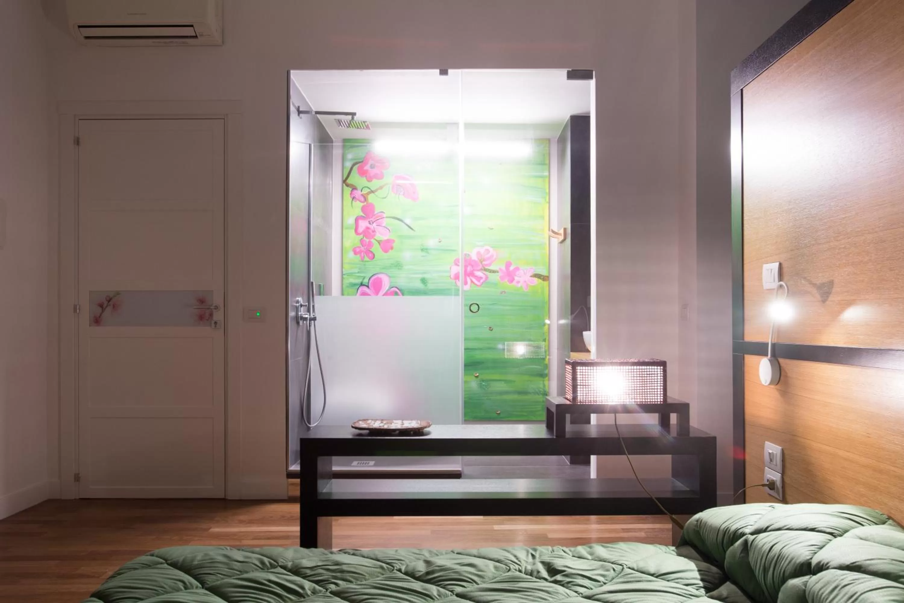 TV and multimedia, TV/Entertainment Center in Soul City