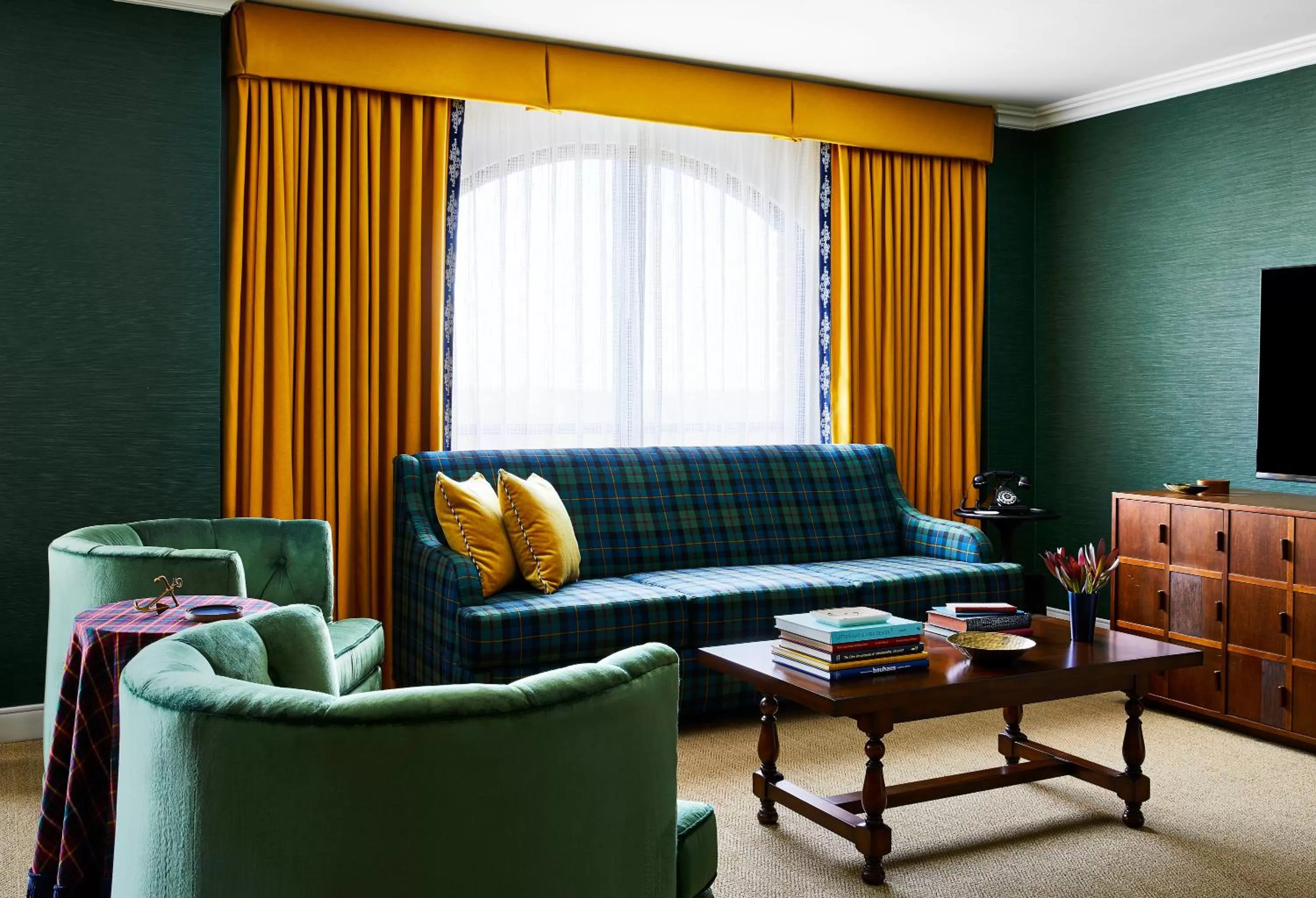 Seating area in Graduate by Hilton Annapolis