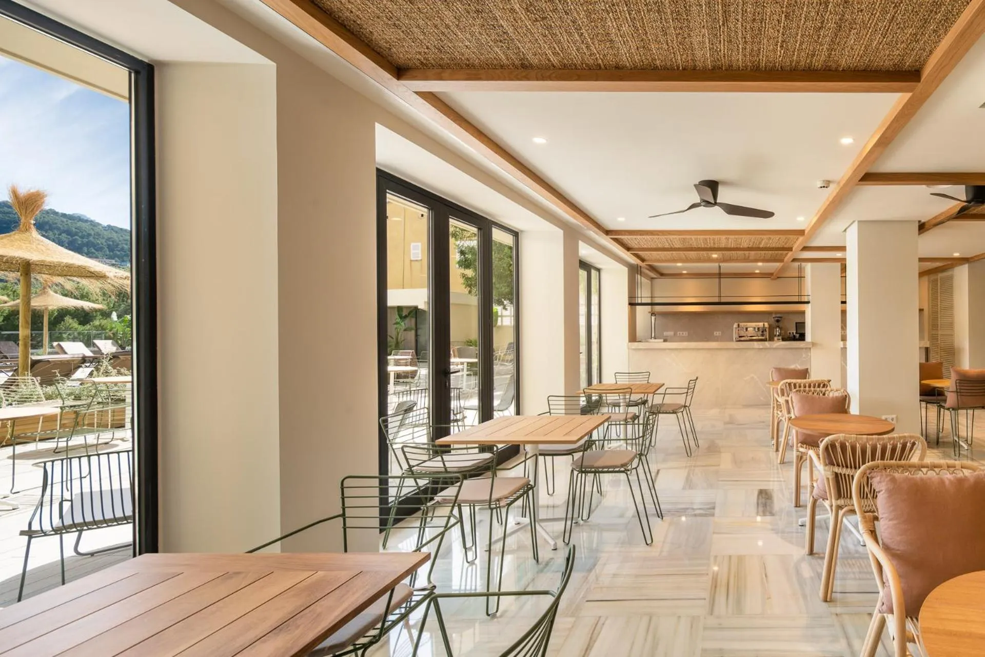 Lounge or bar in Hotel Eden Nord Soller