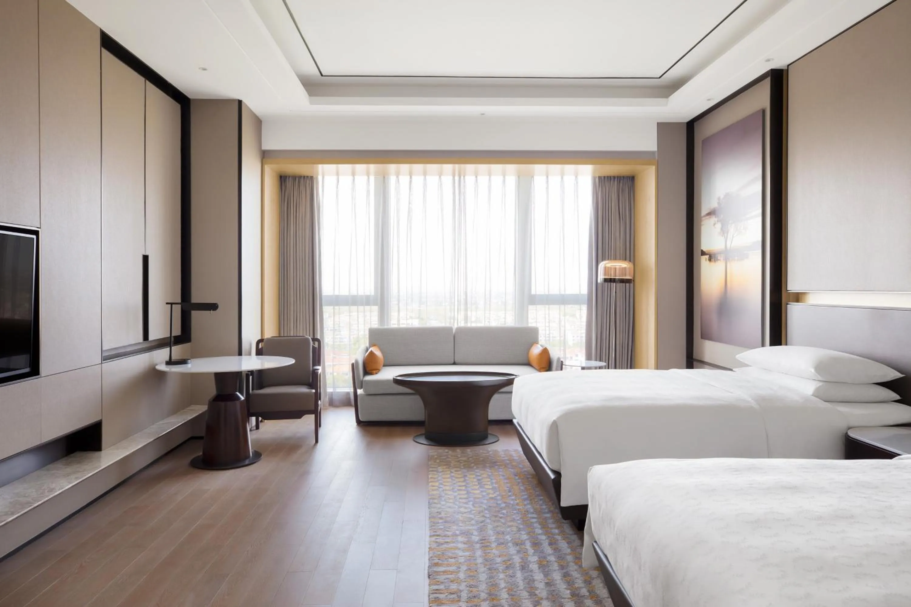 Photo of the whole room, Bed in Sheraton Shanghai Fengxian