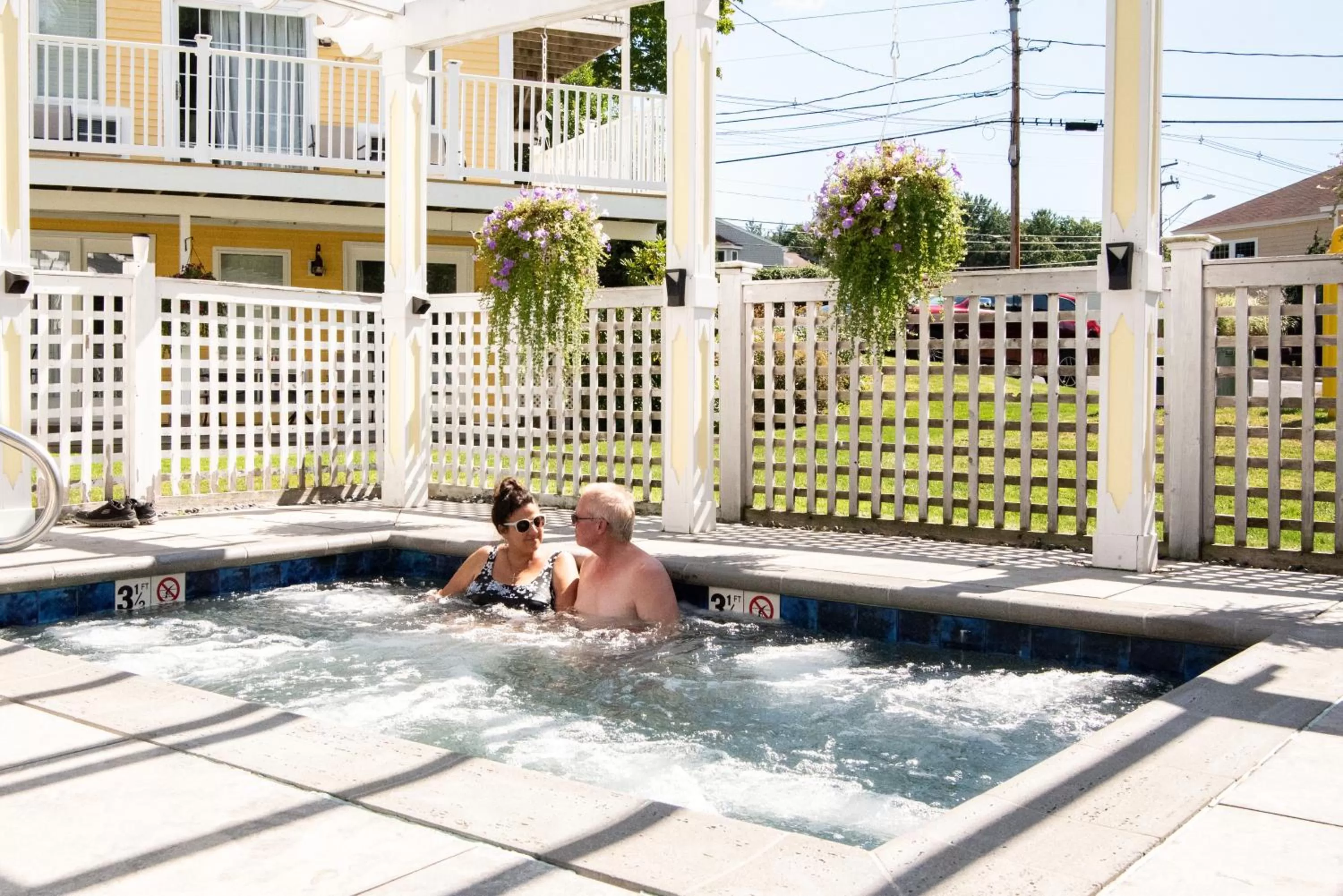 Admiral's Inn Resort