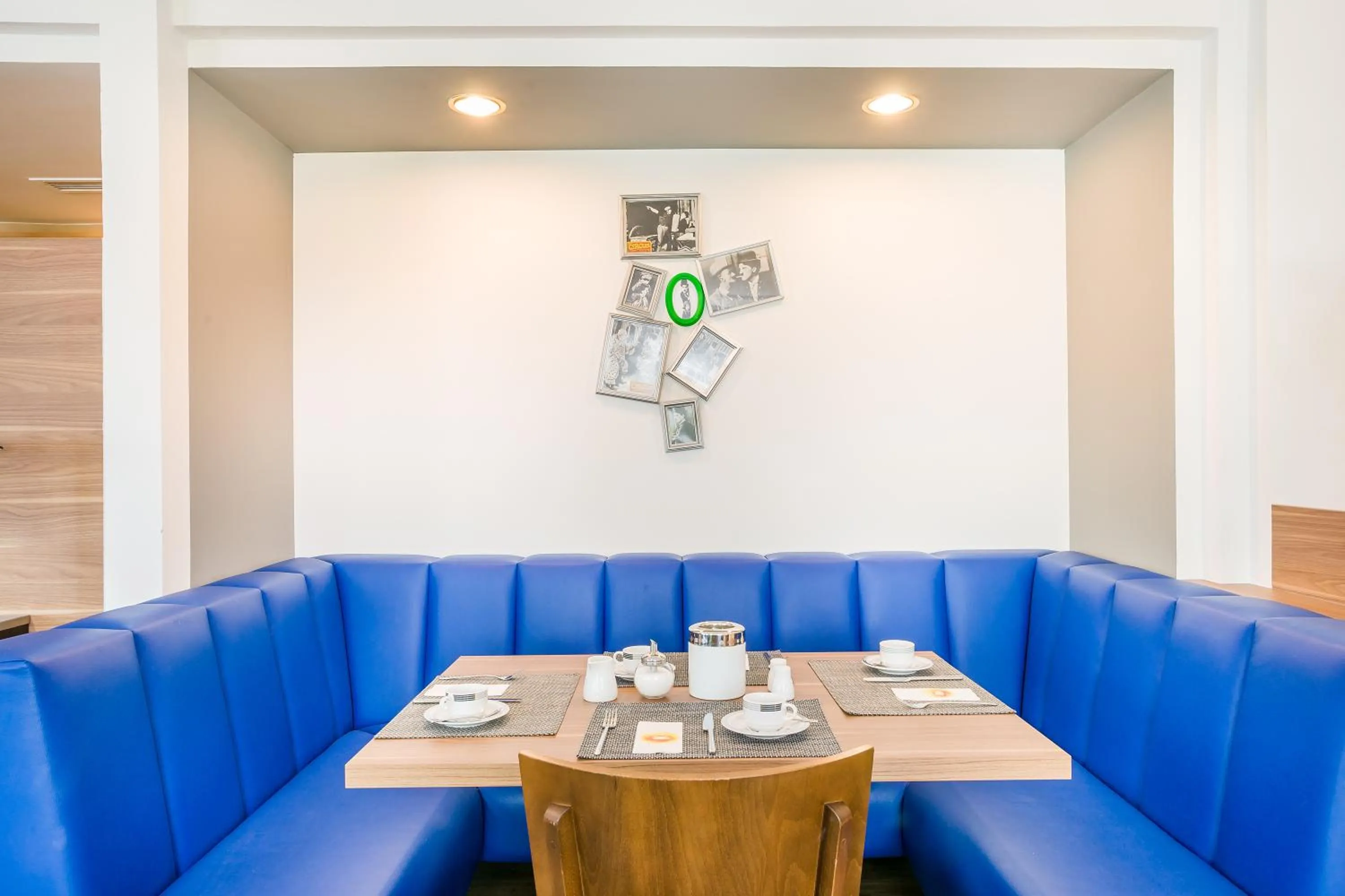 Restaurant/places to eat in Hotel Rega Stuttgart