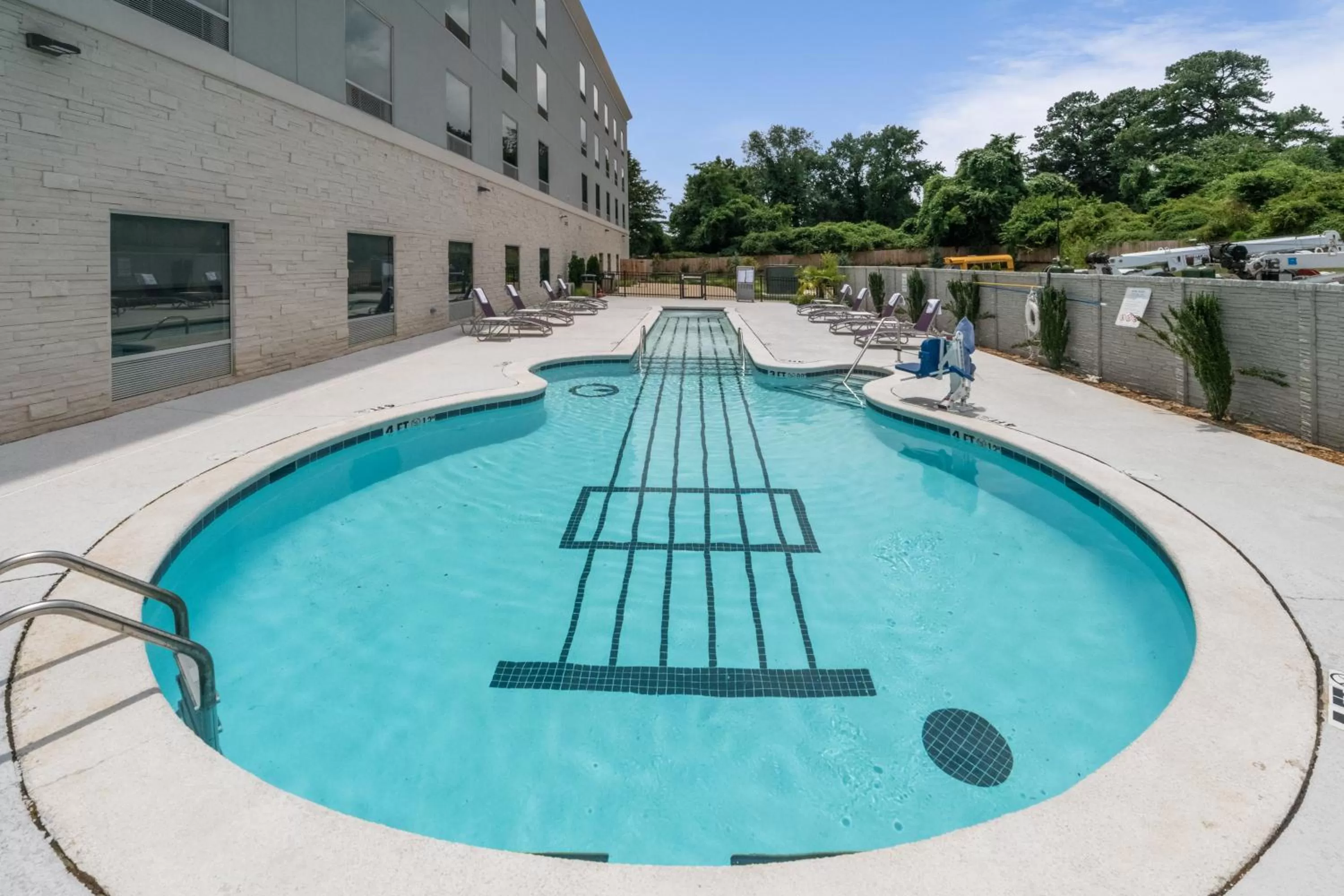 Swimming pool in Holiday Inn Express & Suites Memphis Arpt Elvis Presley Blv by IHG