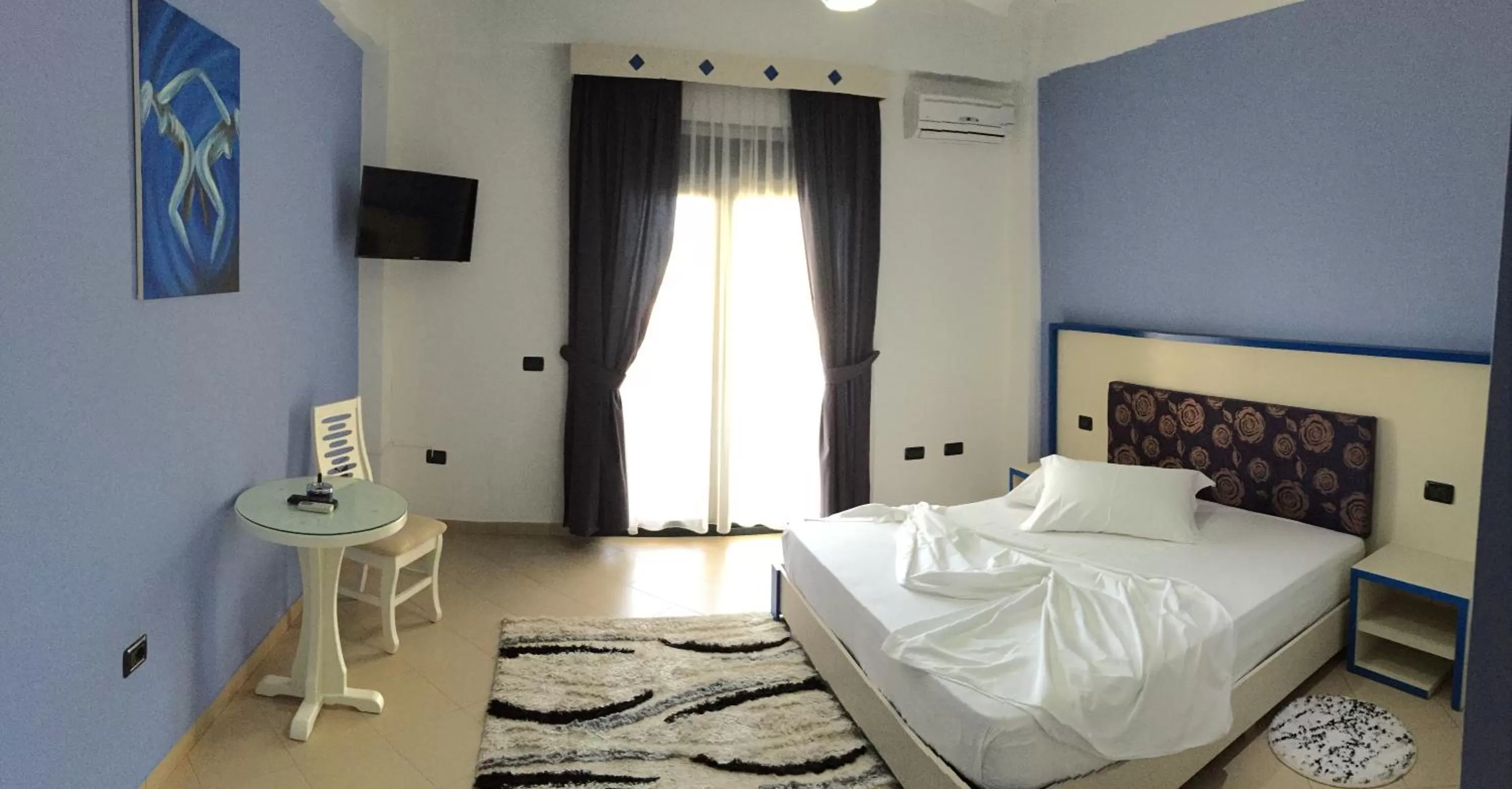 Photo of the whole room, Bed in Hotel Siklad