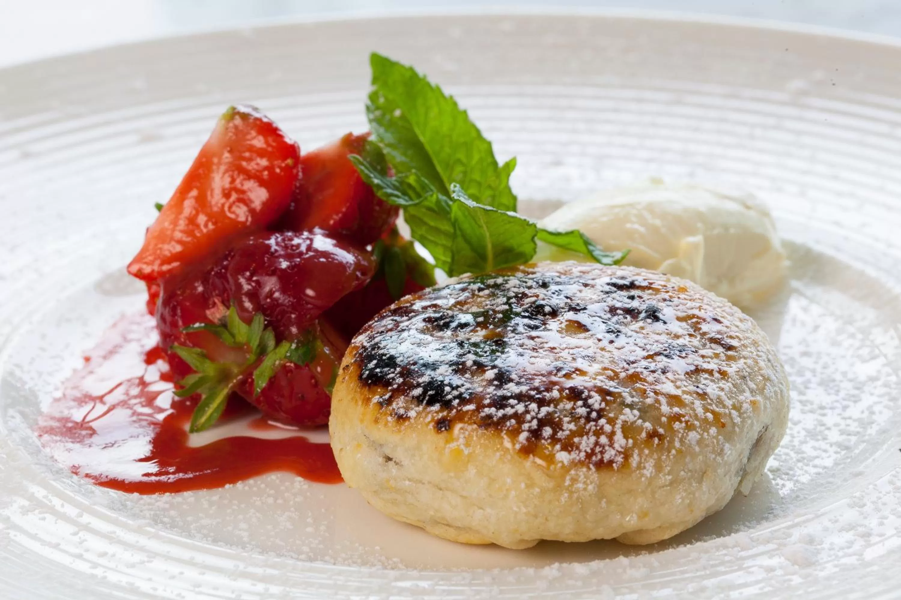 Food and drinks in Cresta Court Hotel