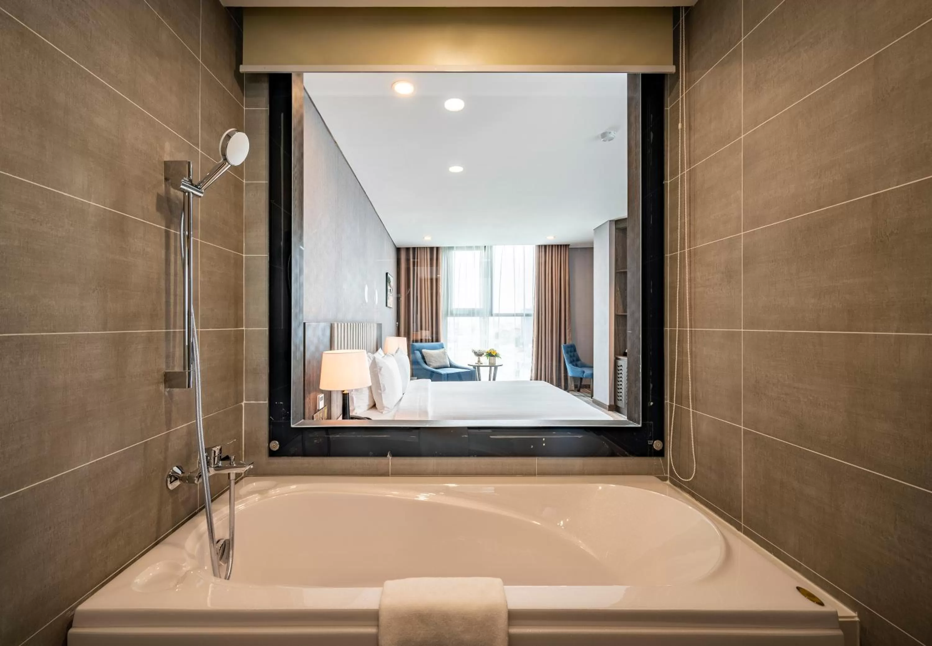 Bath in Muong Thanh Luxury Saigon Hotel