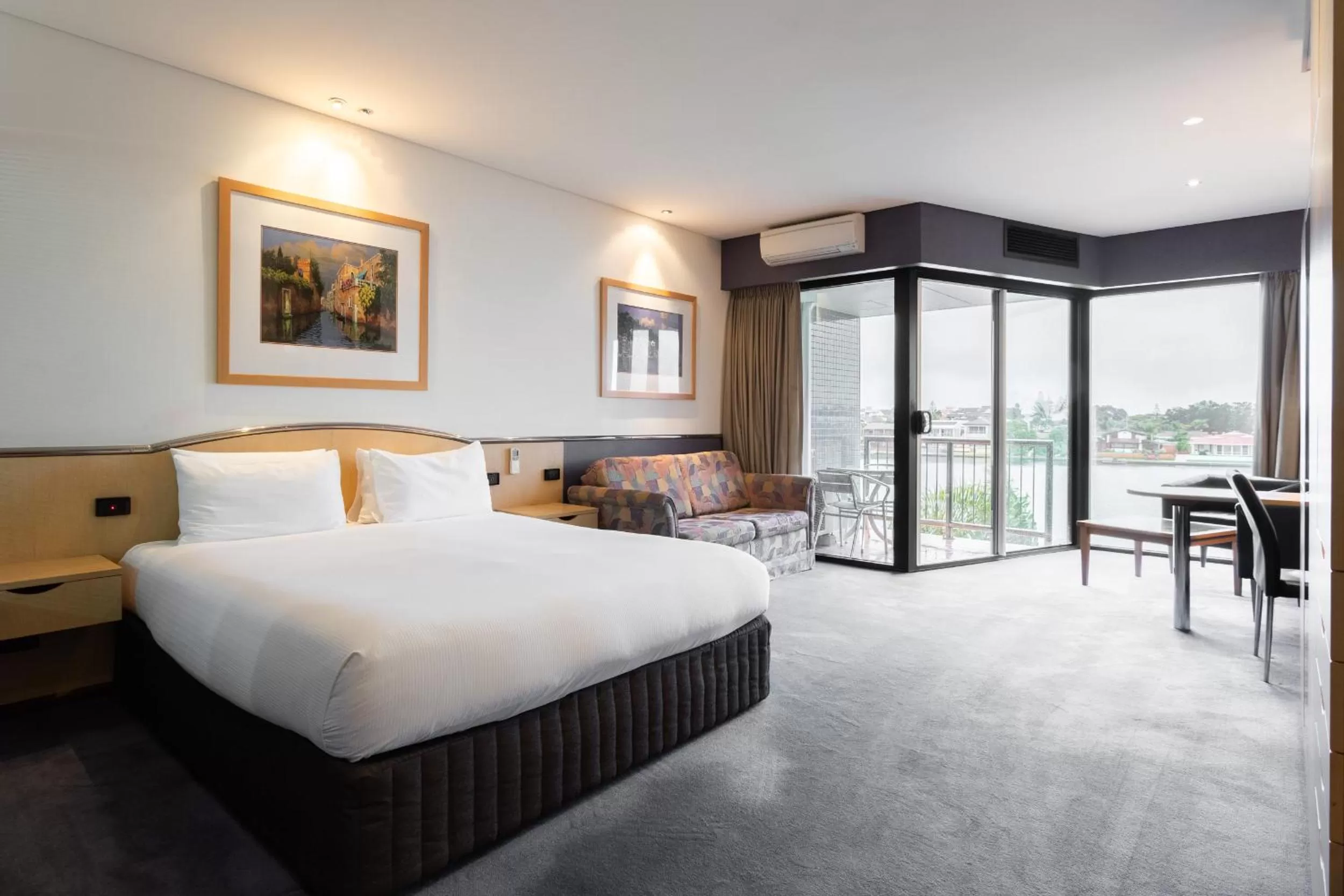 Executive Suite with Spa Bath in Lakes Hotel