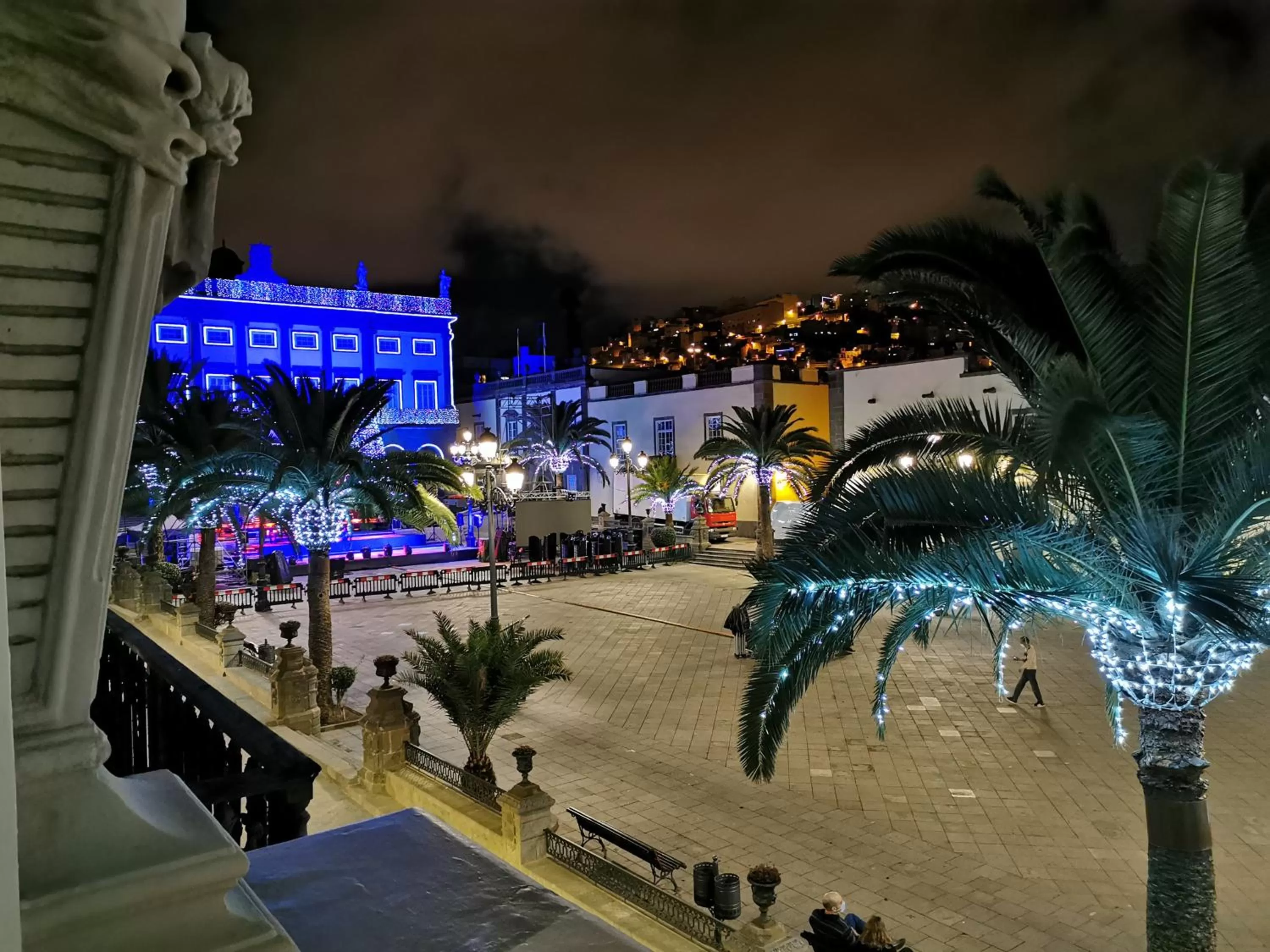 Night in Santa Ana Suite & Rooms