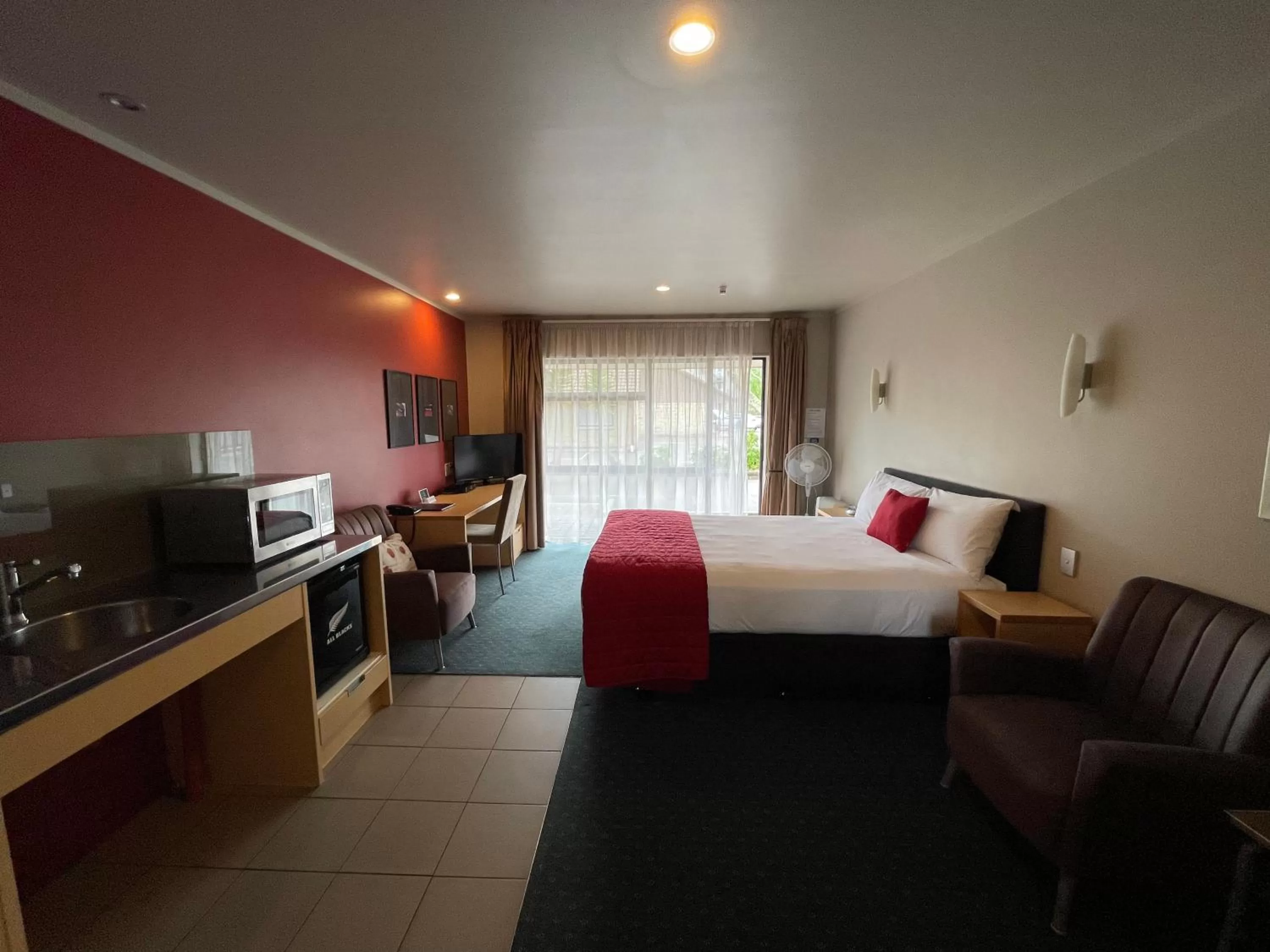 Bed in Bentleys Motor Inn