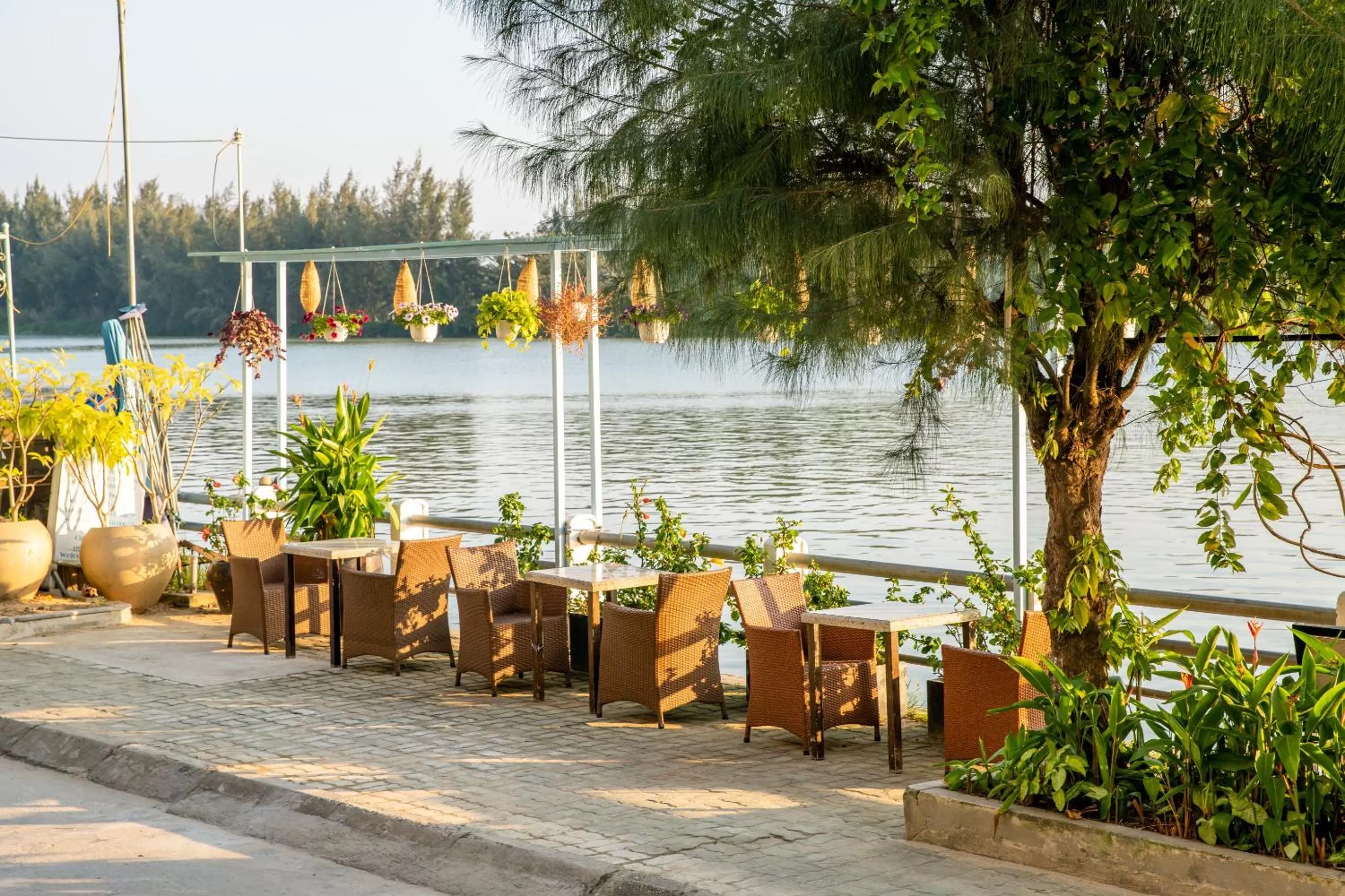 River view, Restaurant/Places to Eat in TRIPLE Riverside Villa Hotel HoiAn