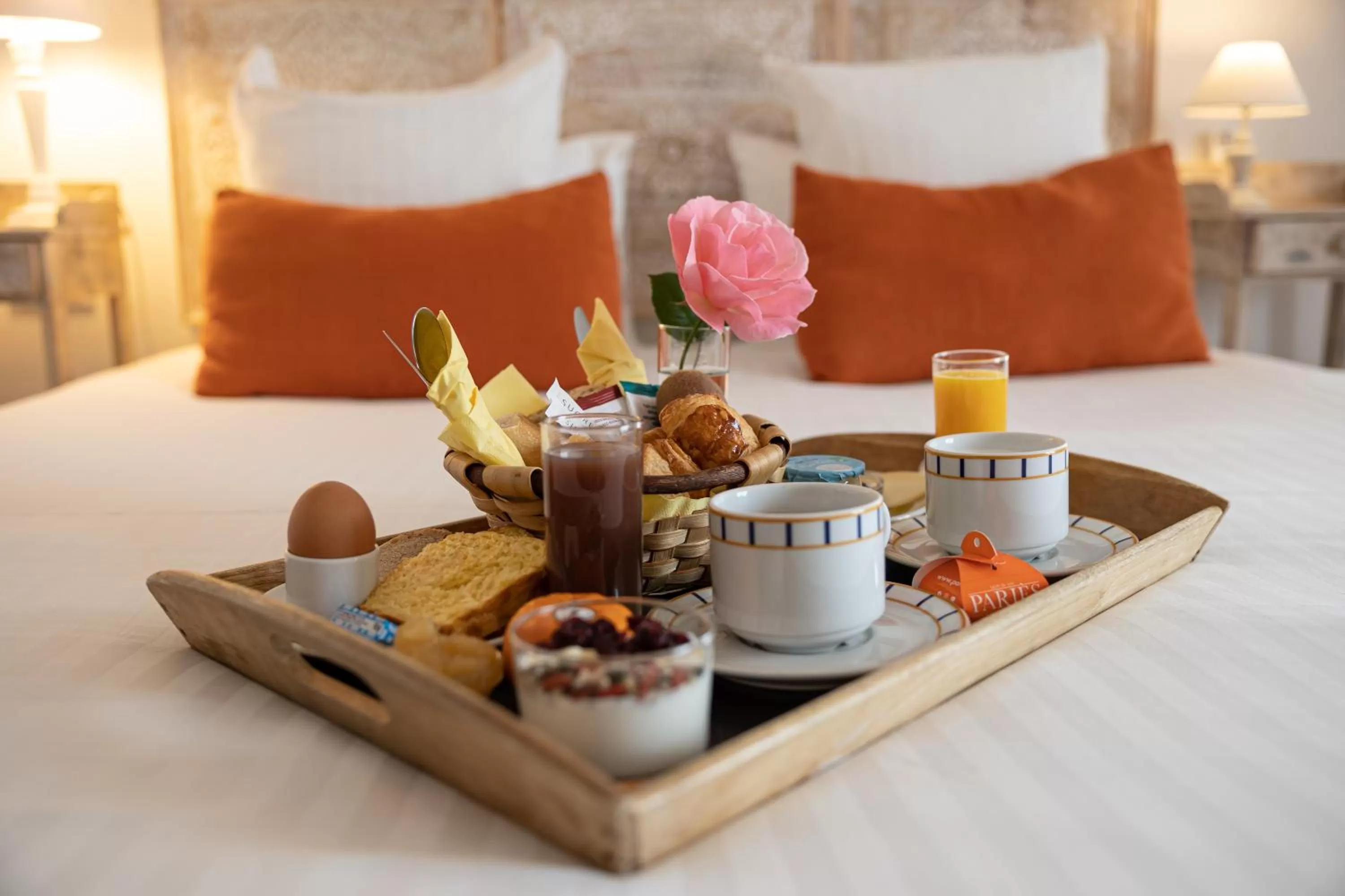 Breakfast, Bed in Hôtel & Espace Bien-être La Maison du Lierre