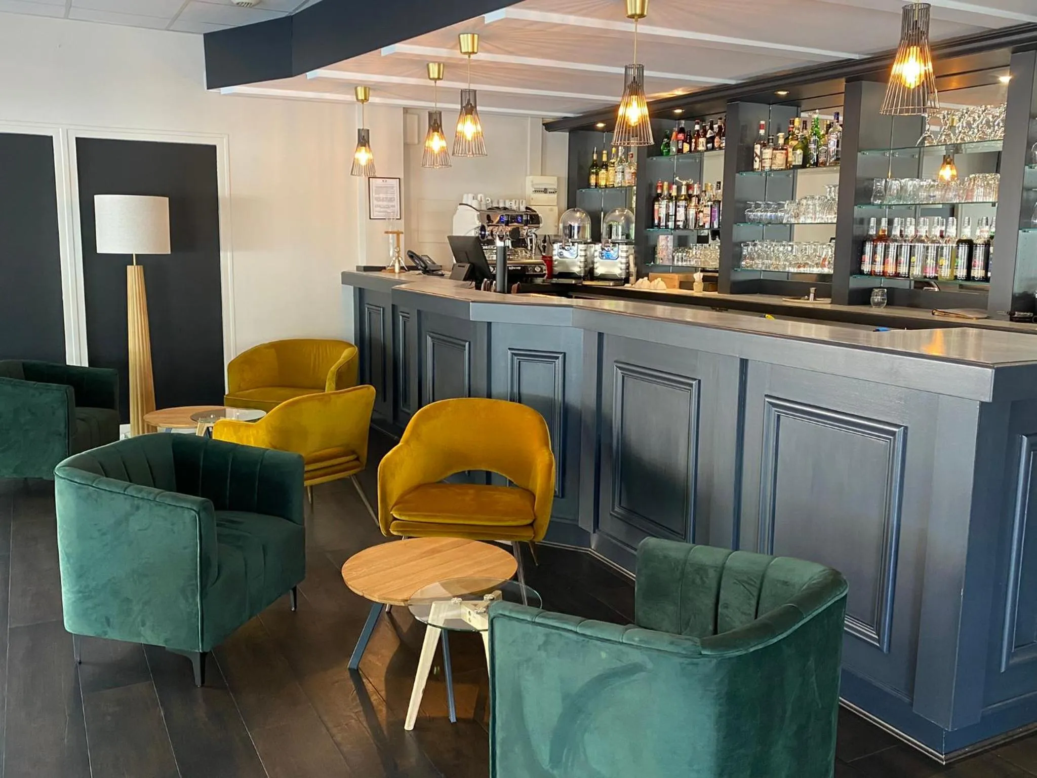 Lounge or bar in Hotel Restaurant Saint-Benoit