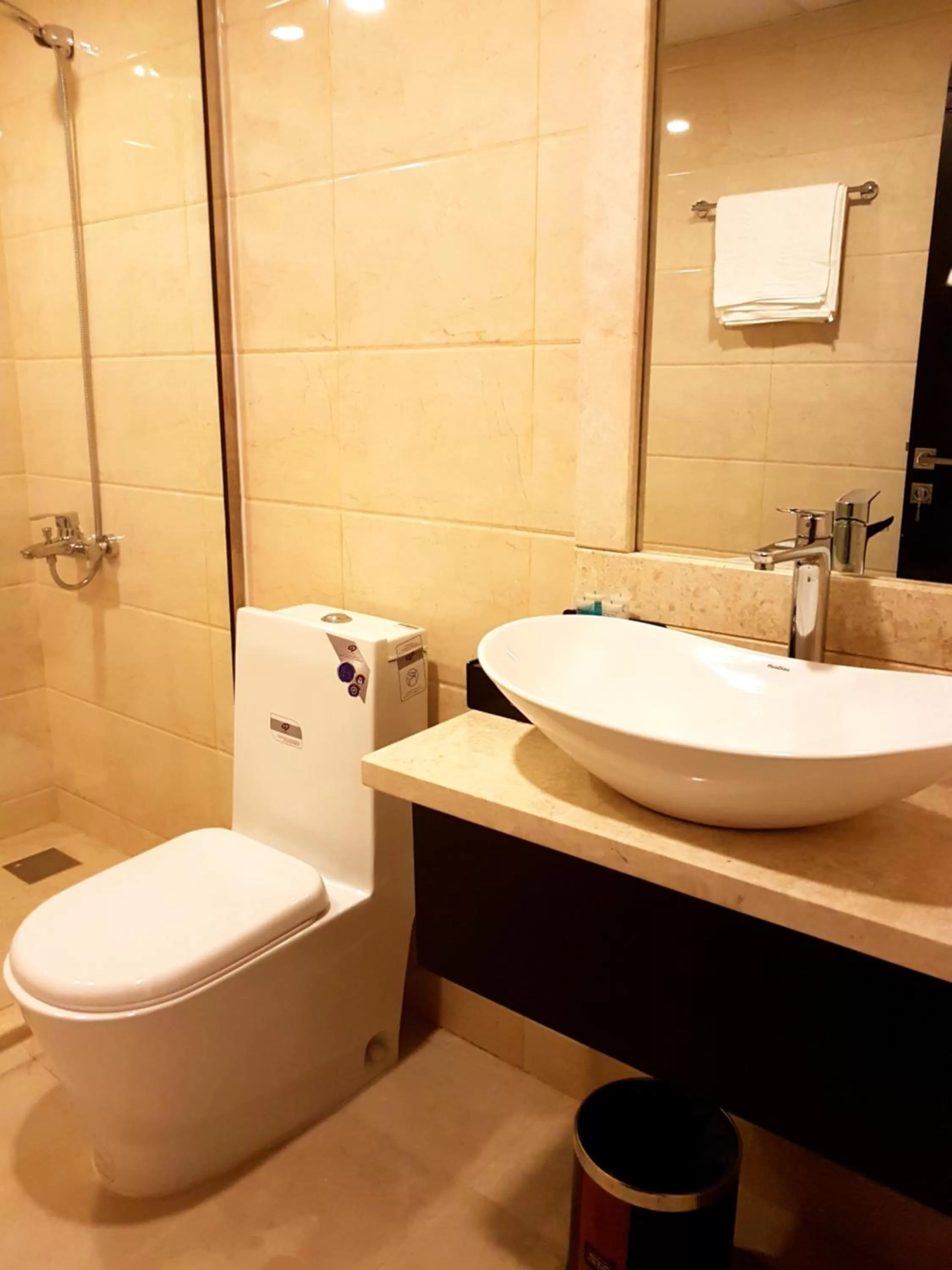 Toilet in Tanuf Residency Hotel