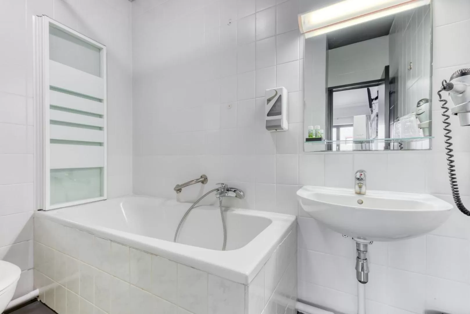 Bathroom in Hôtel de la Gare