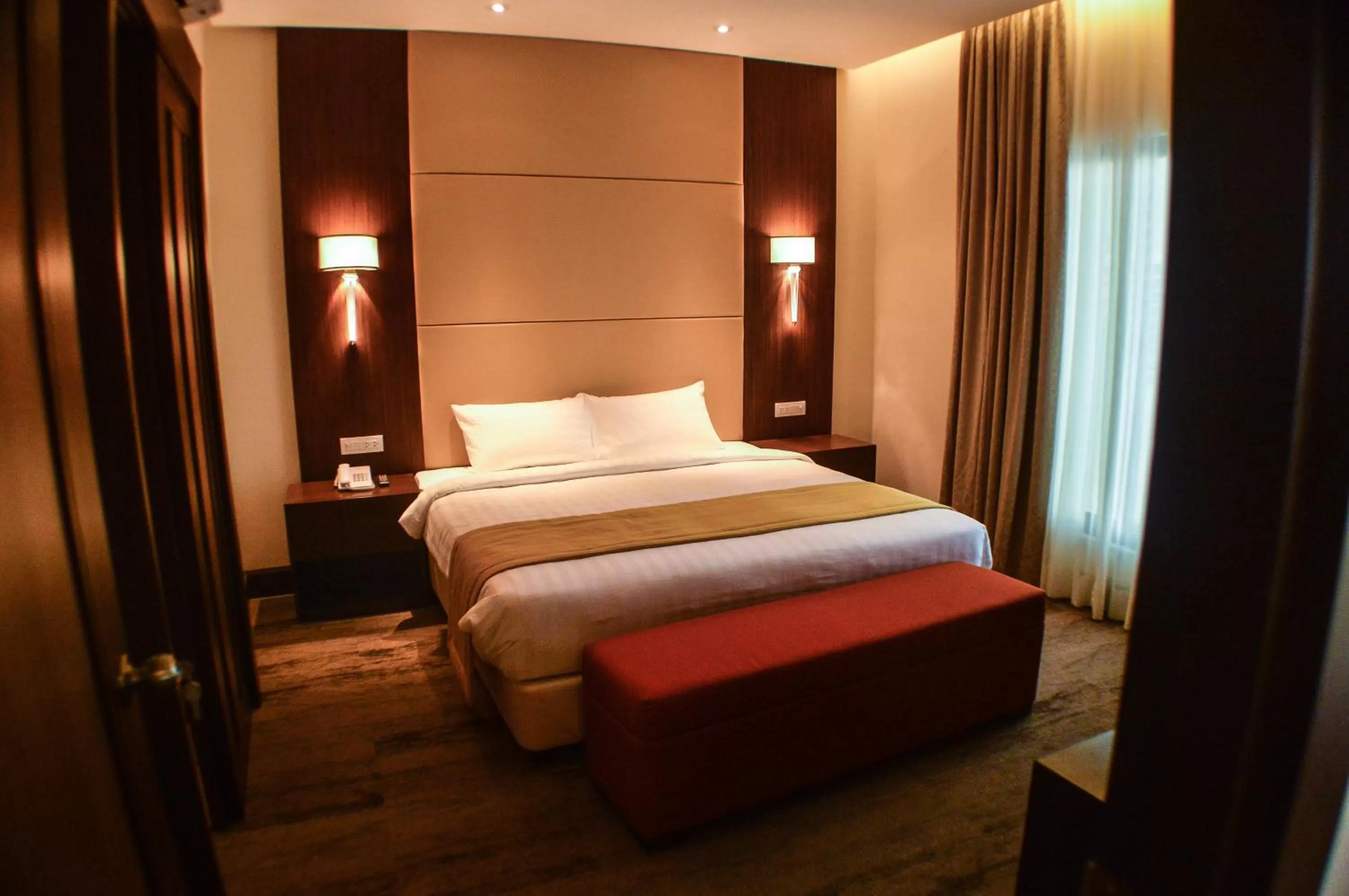 Bedroom, Bed in Hotel Monticello Tagaytay