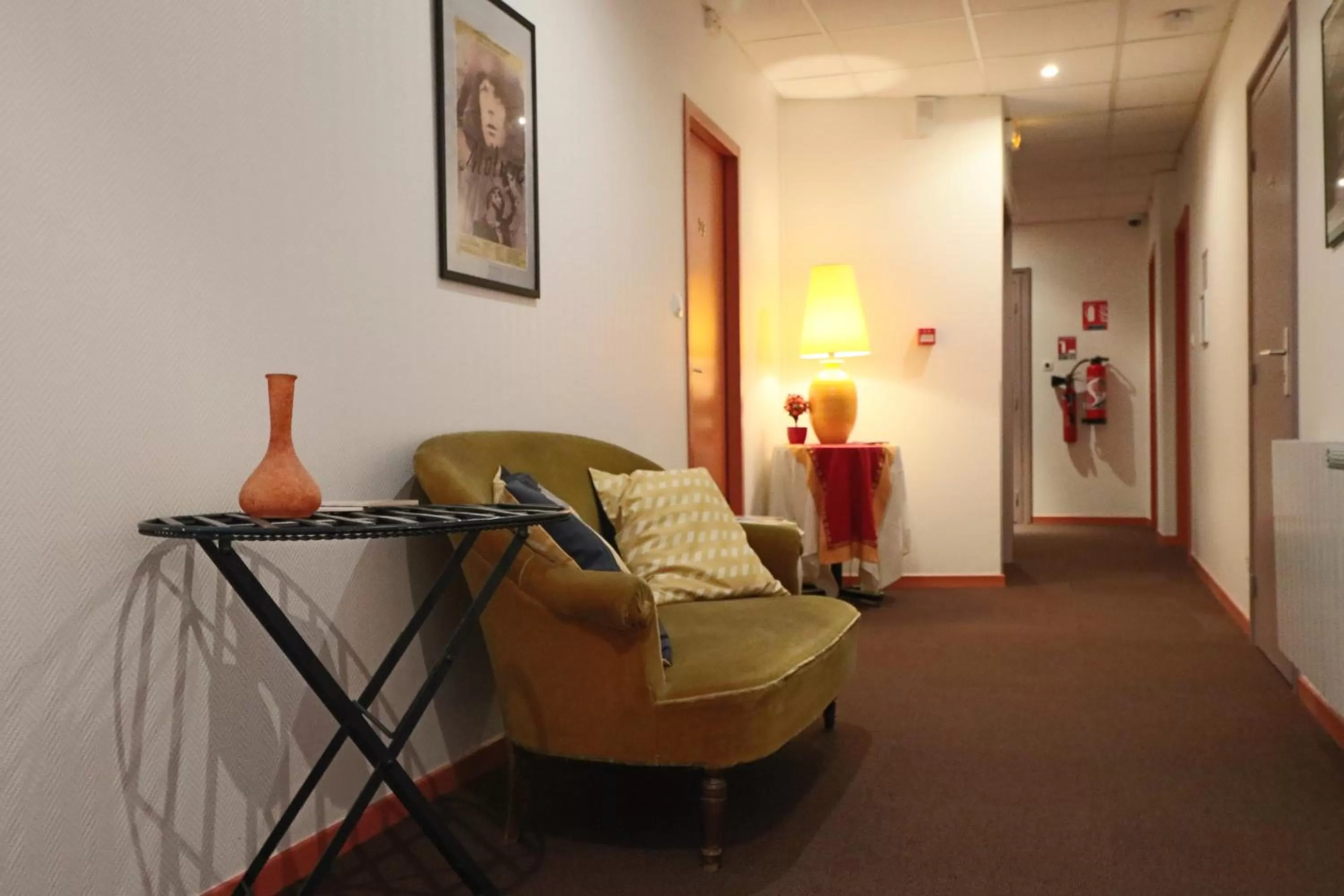 Living room in Logis-Hôtel des Oliviers