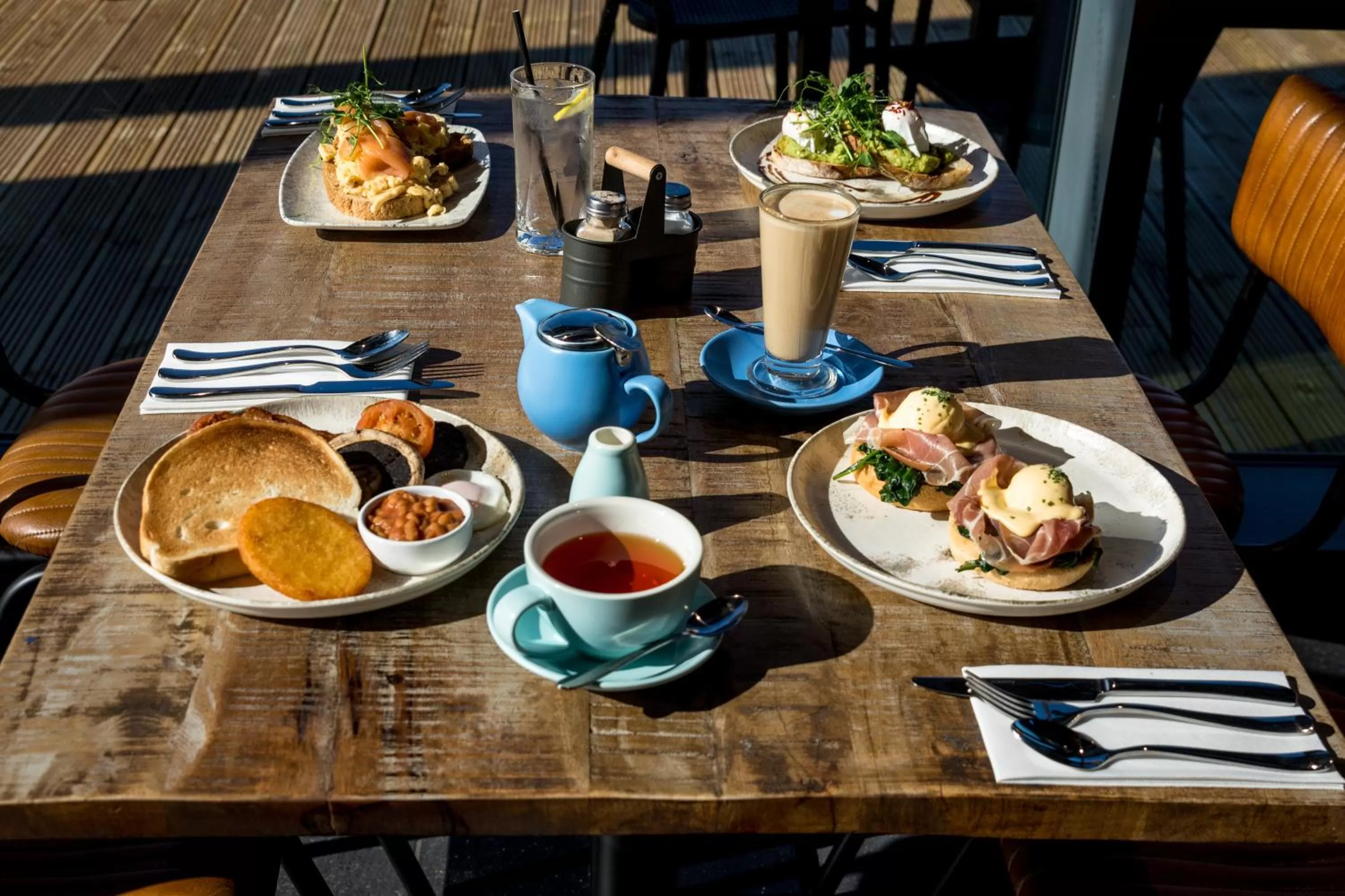 Restaurant/places to eat in The Lake House