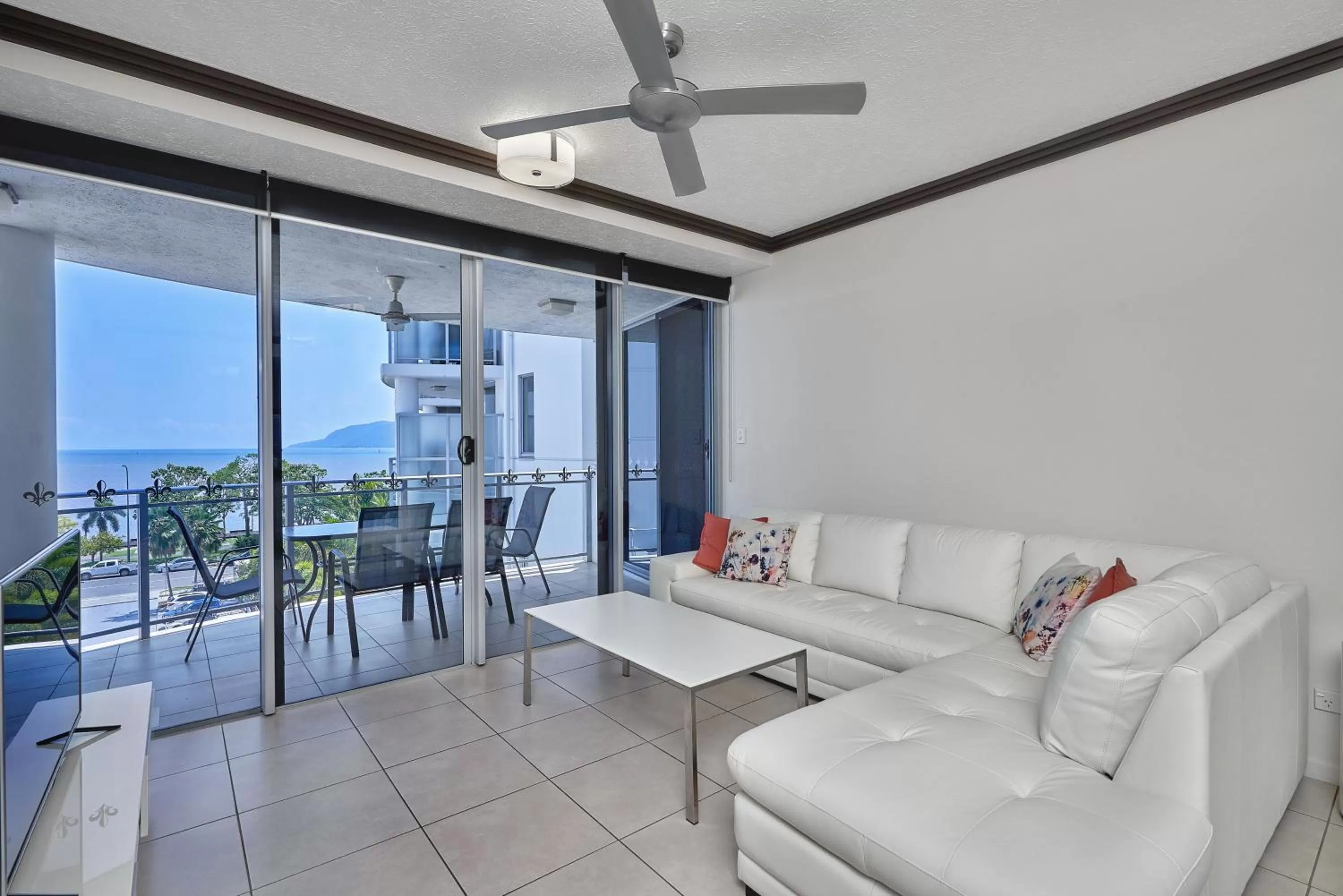 Deluxe Two-Bedroom Apartment in Vision Apartments