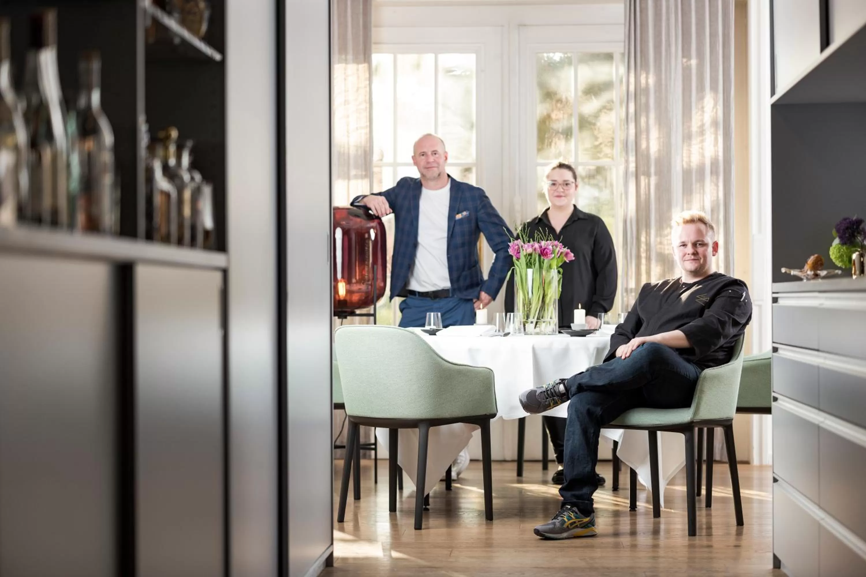 People in Kunsthotel "Drei König" am Marktplatz Stadt Lörrach