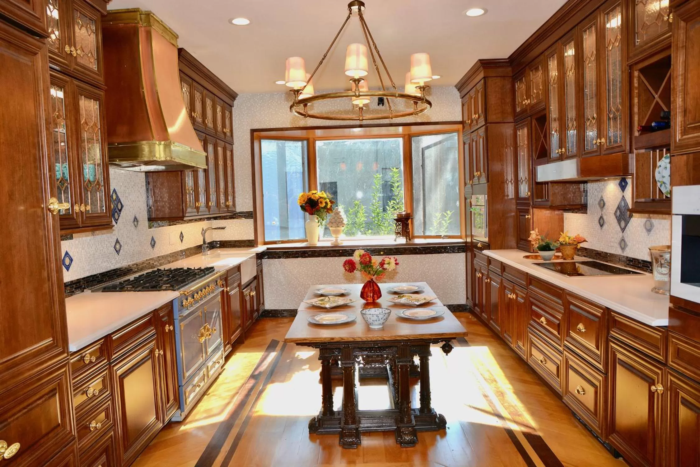 Property building, Kitchen/Kitchenette in Northern Lights Mansion