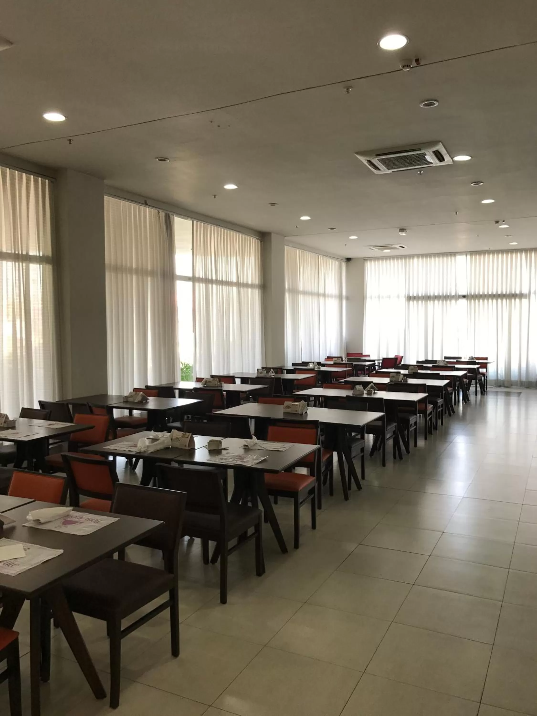 Restaurant/places to eat in Nobile Inn Dutra Rio De Janeiro