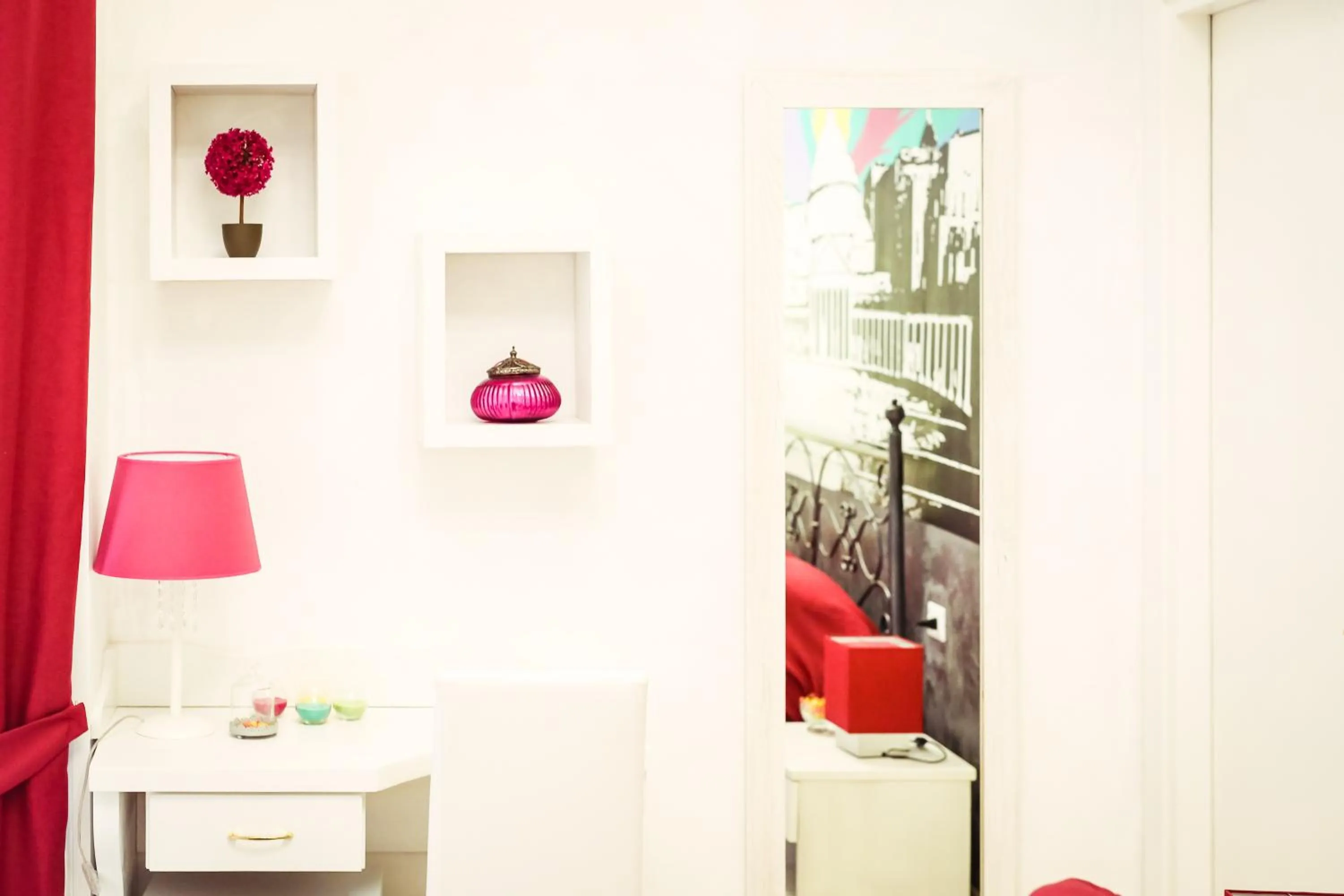 Decorative detail in NapoliMia Boutique Hotel