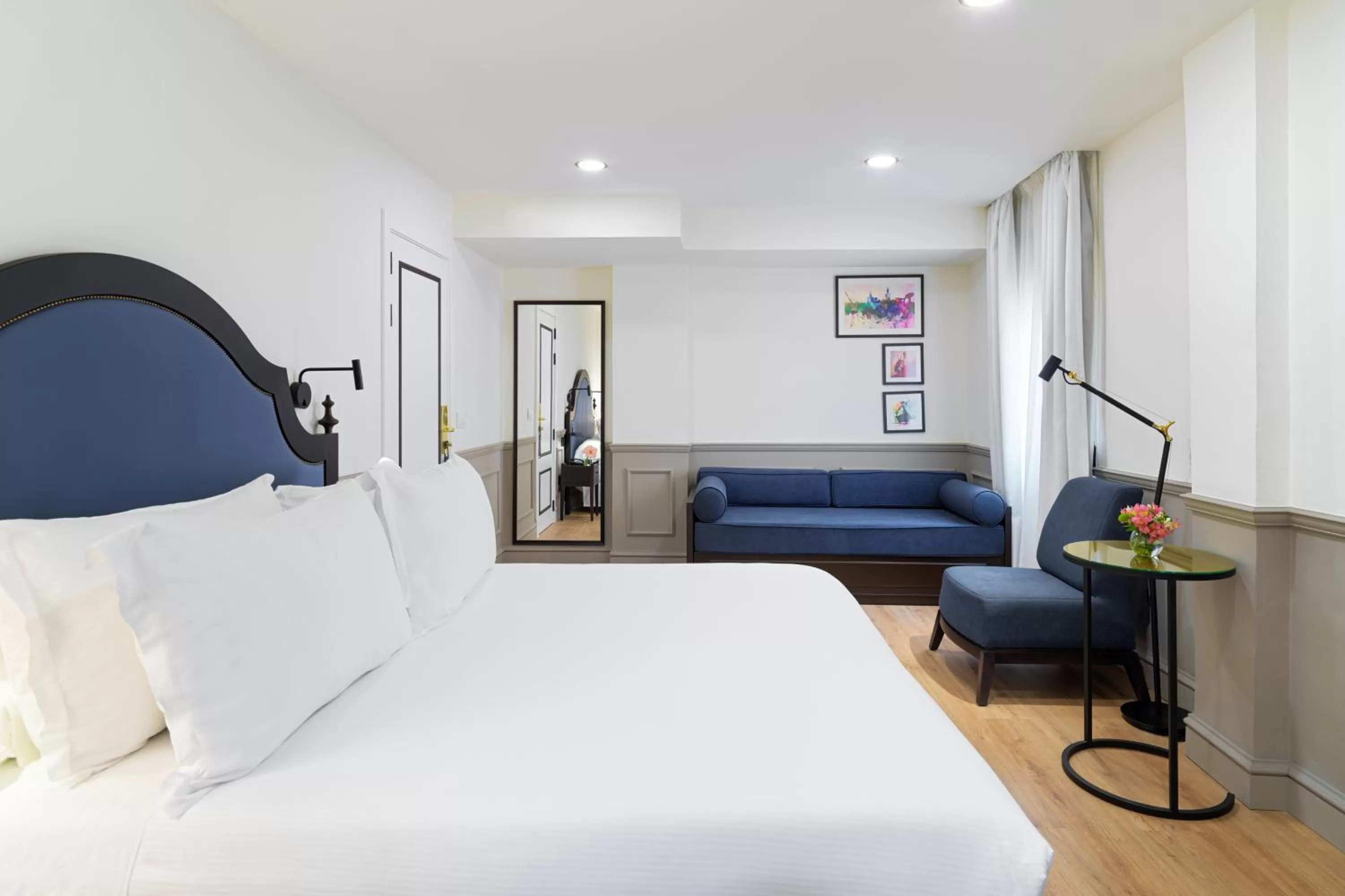 Decorative detail, Bed in H10 Corregidor Boutique Hotel