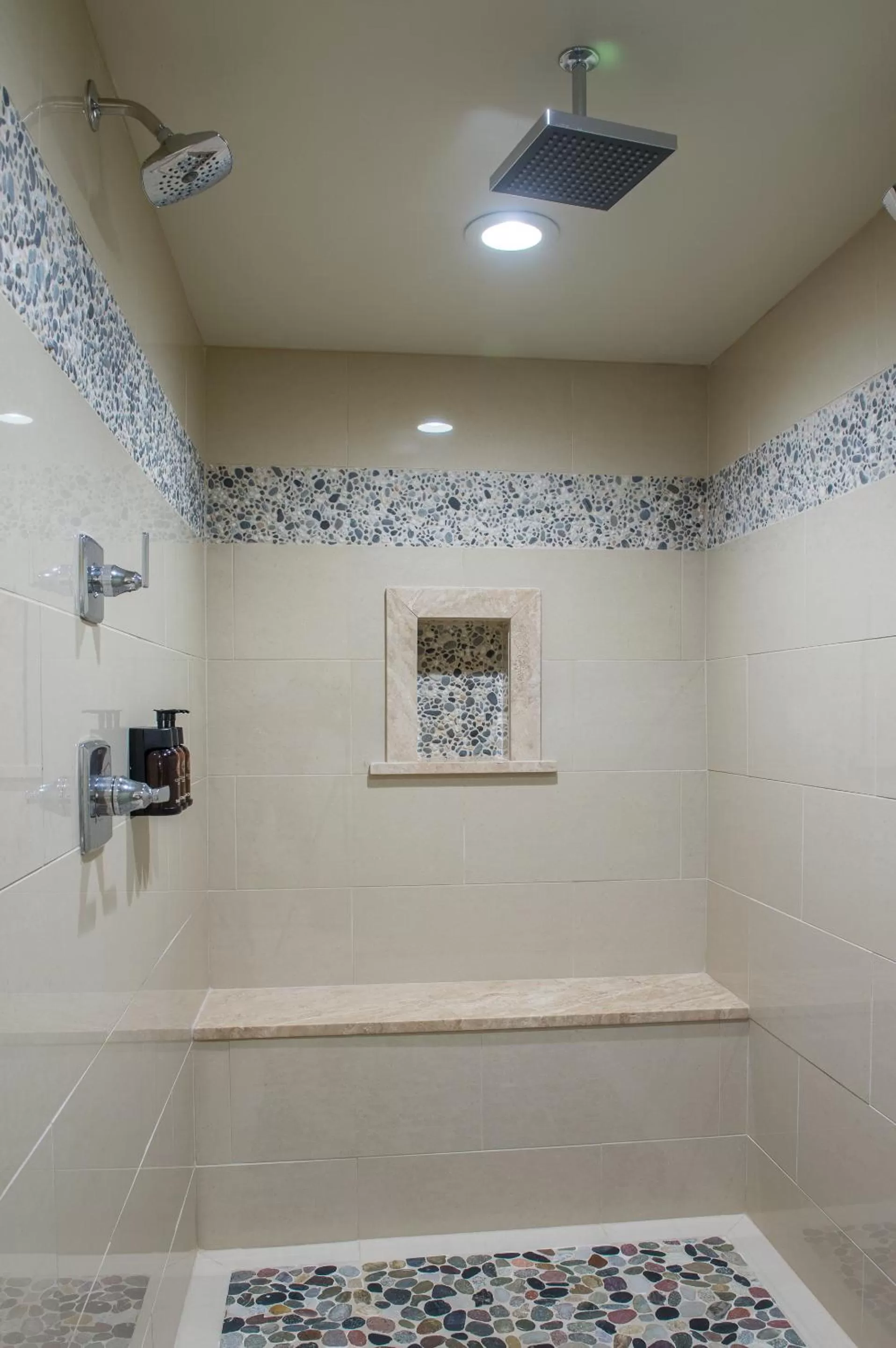 Shower in Cedar Creek Lodge & Conference Center