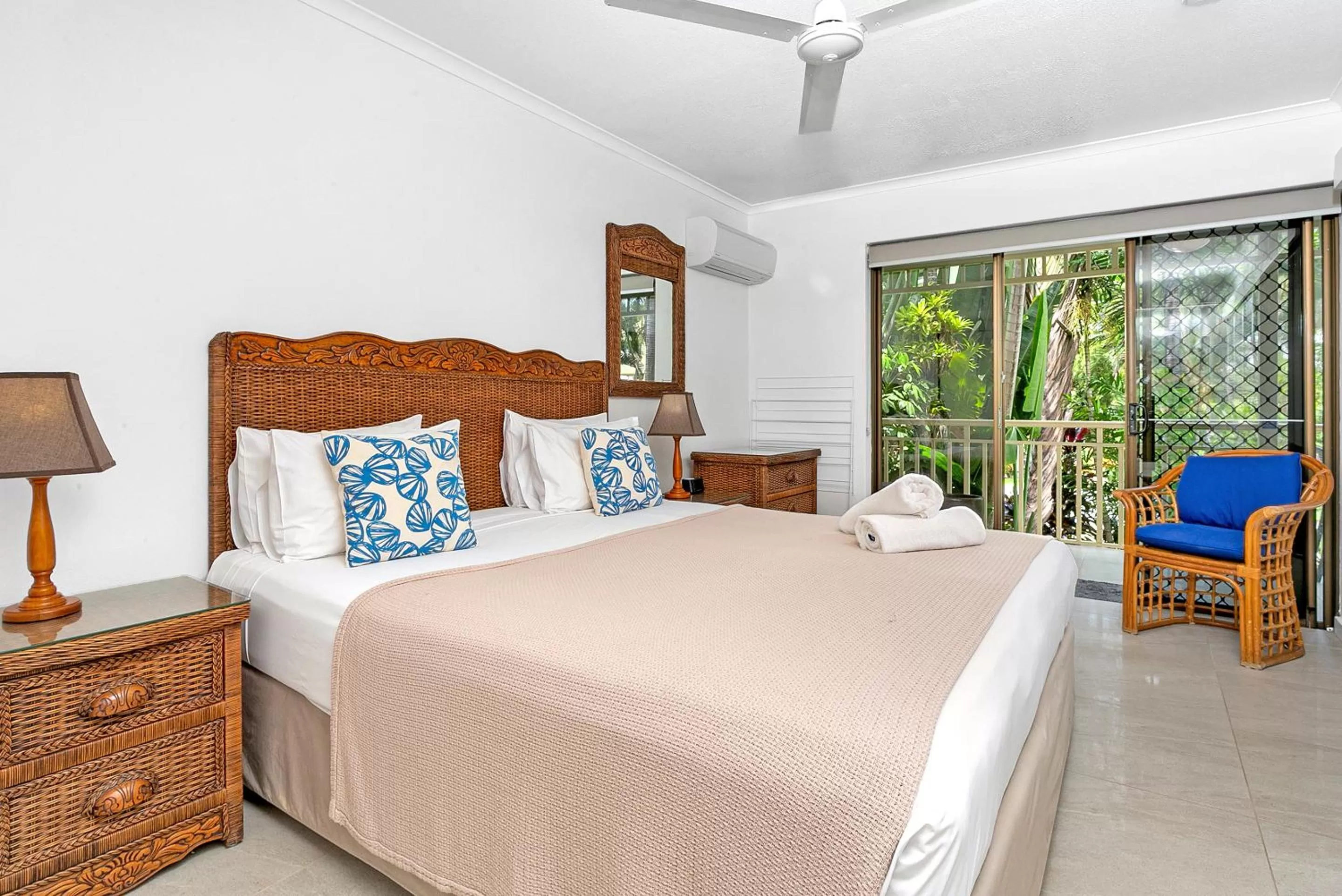 Bed in Driftwood Mantaray - Official Onsite Reception and Check In