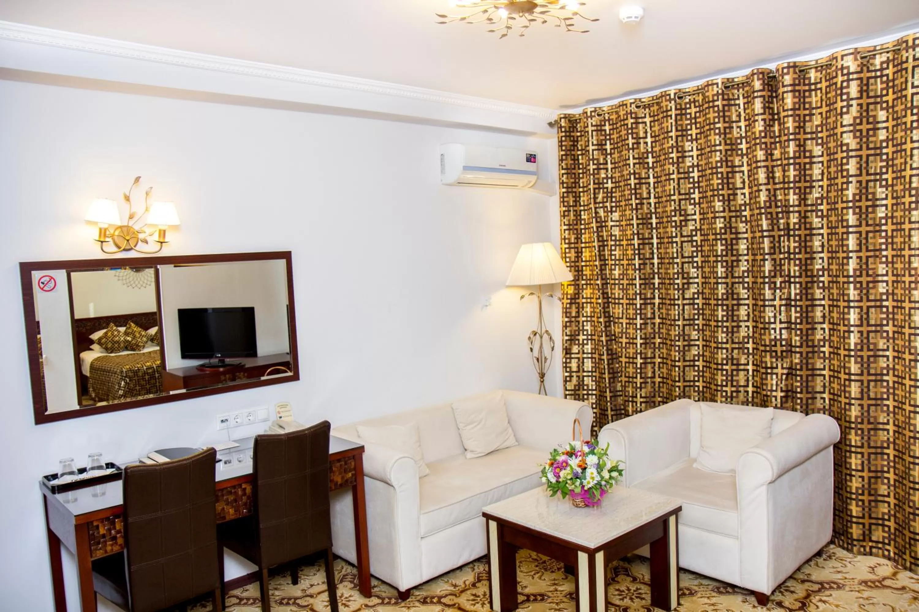 Photo of the whole room in Klassik Hotel