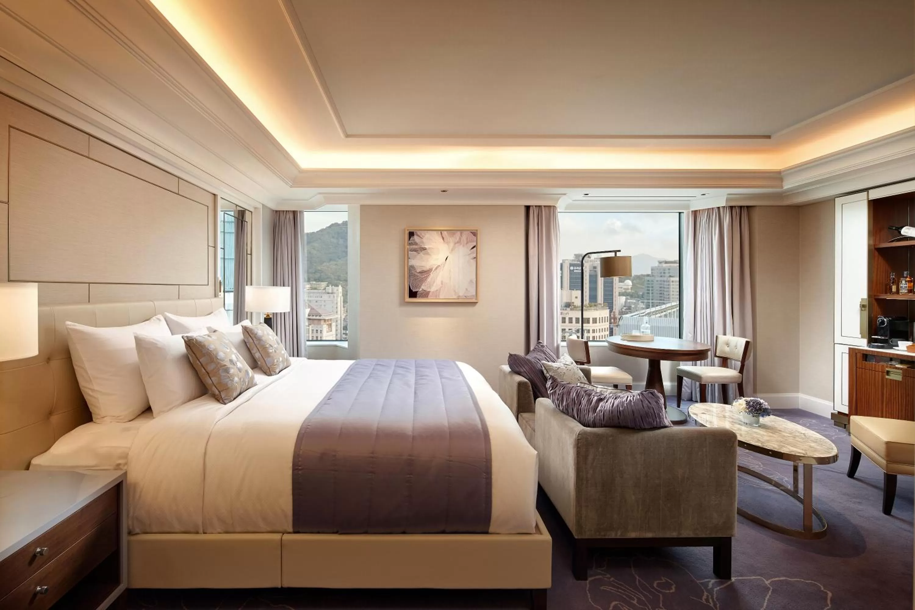 Bedroom, Bed in Lotte Hotel Seoul