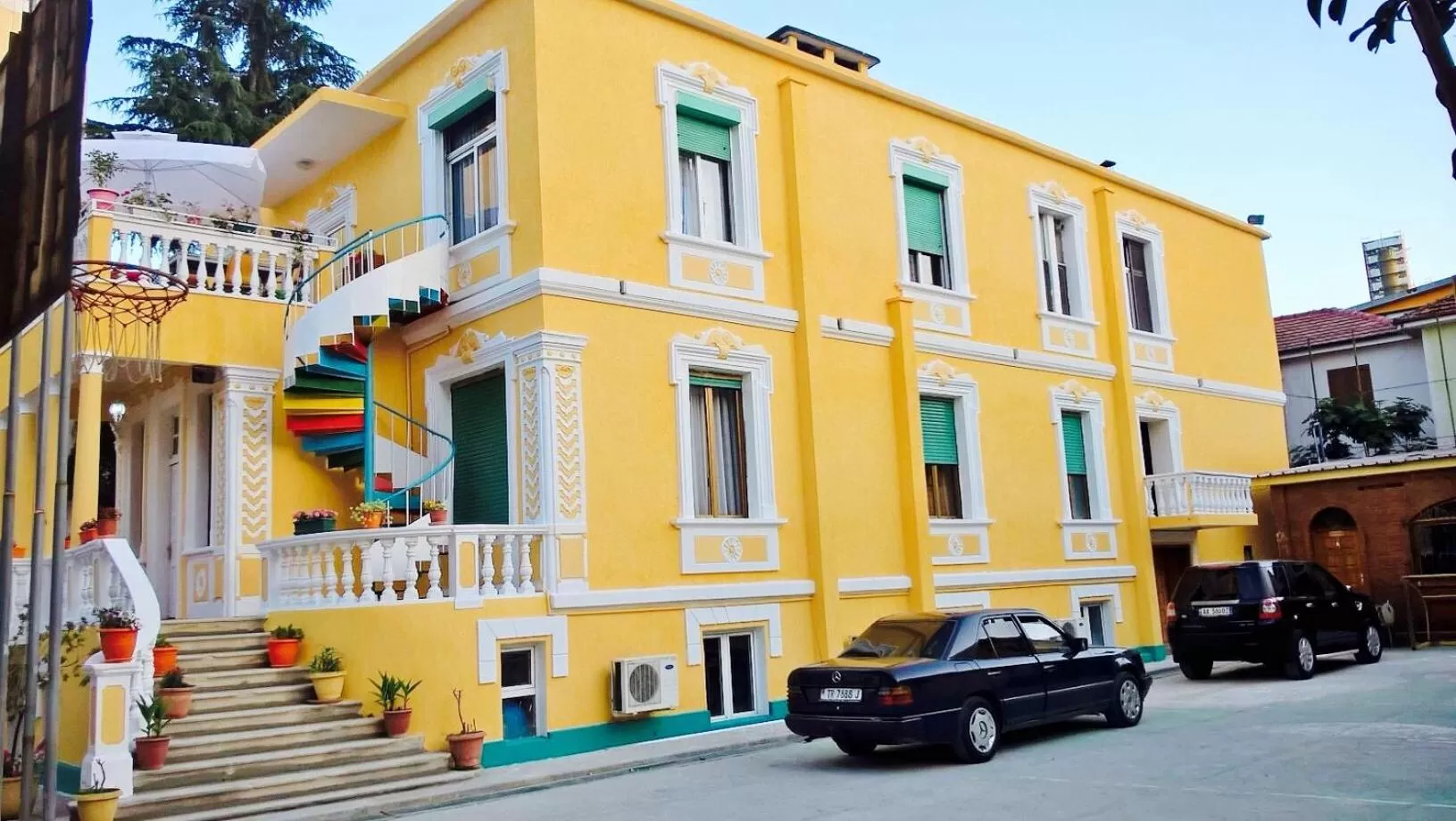 Facade/entrance in HOTEL VILA 15 - CENTER