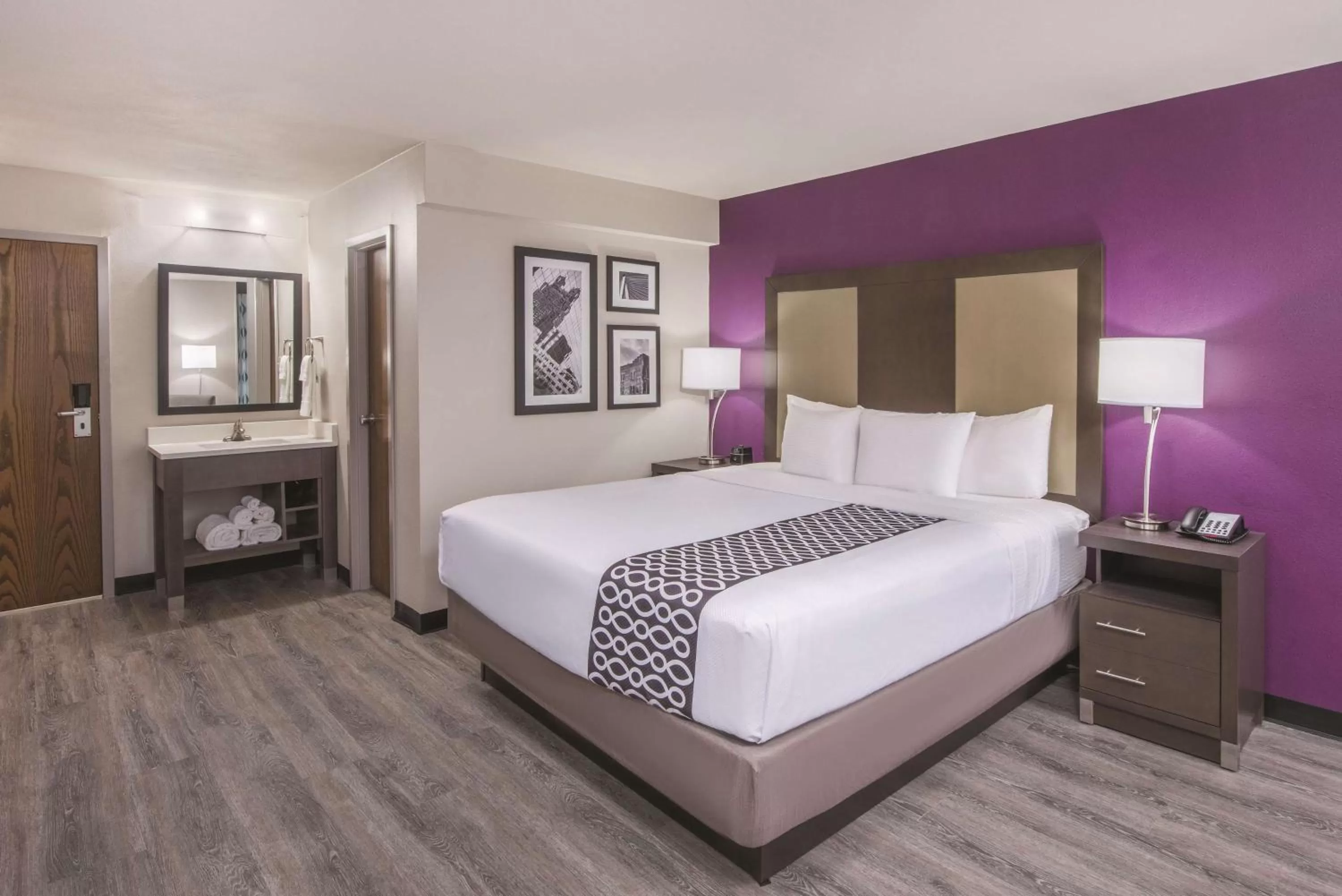 Deluxe King Room in La Quinta by Wyndham Festus - St. Louis South
