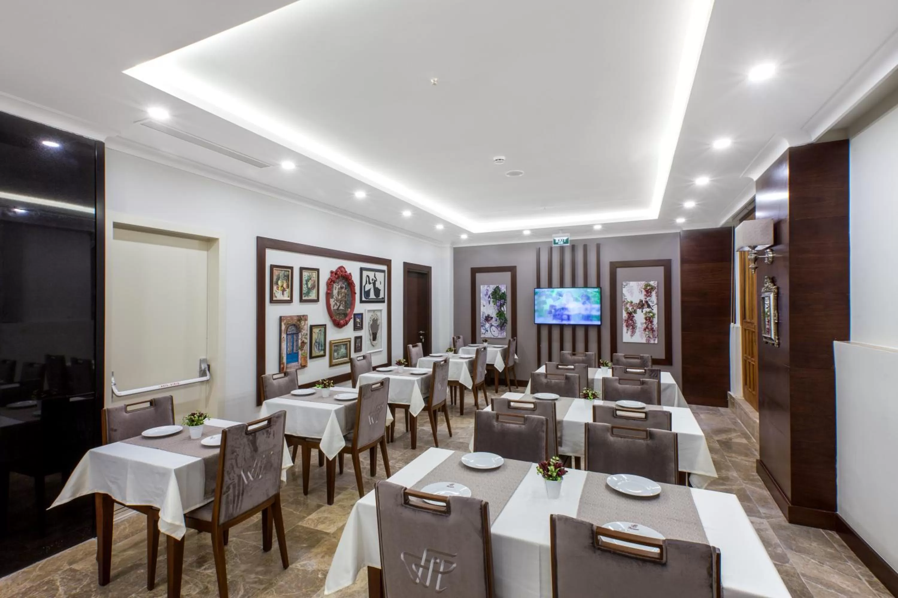 Restaurant/places to eat in Ferman Hilal Hotel-Special Category