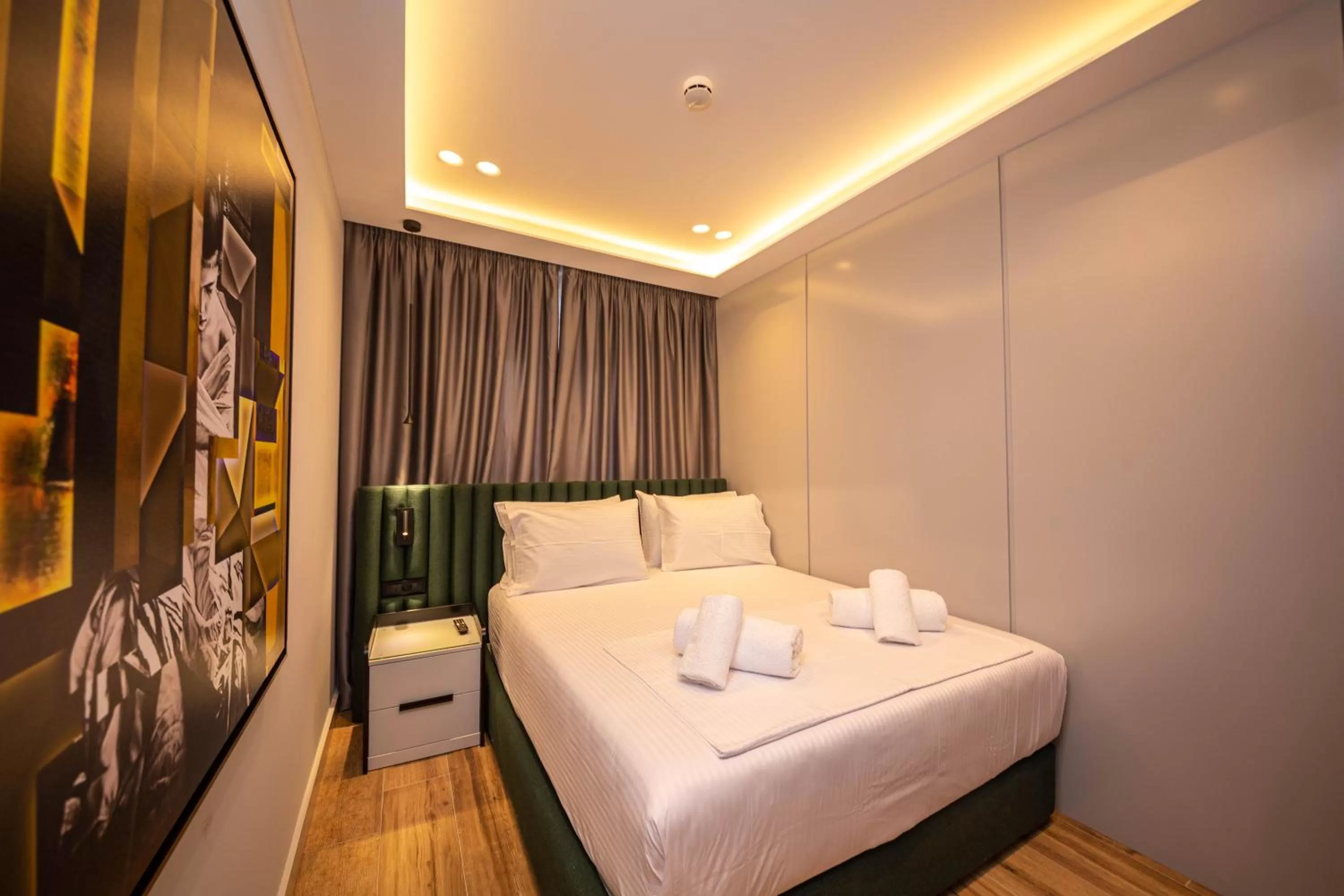 Bedroom, Bed in Hotel Lili-1