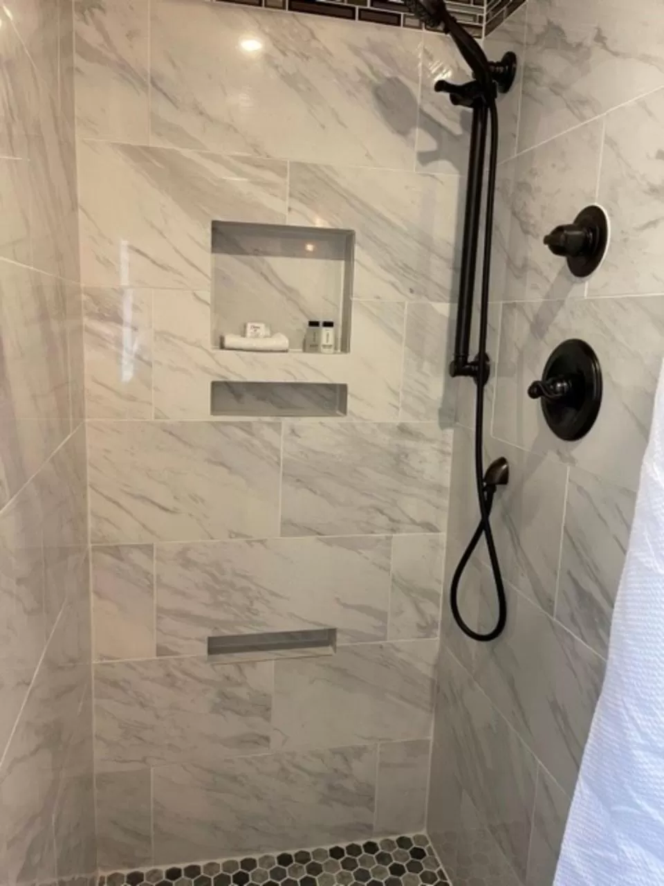 Shower in Sugarloaf Mountain Motel