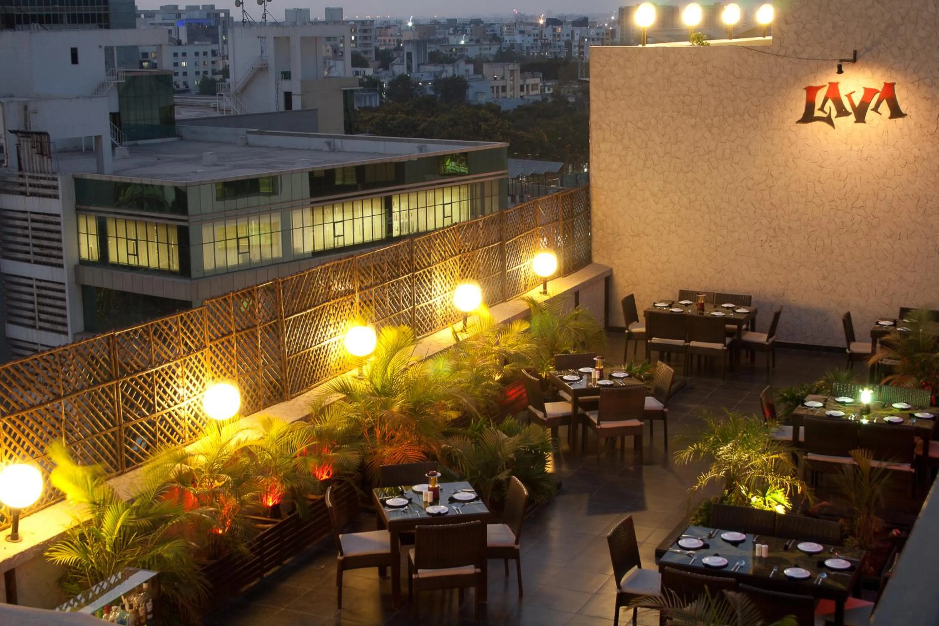 Restaurant/places to eat in Hotel Parc Estique