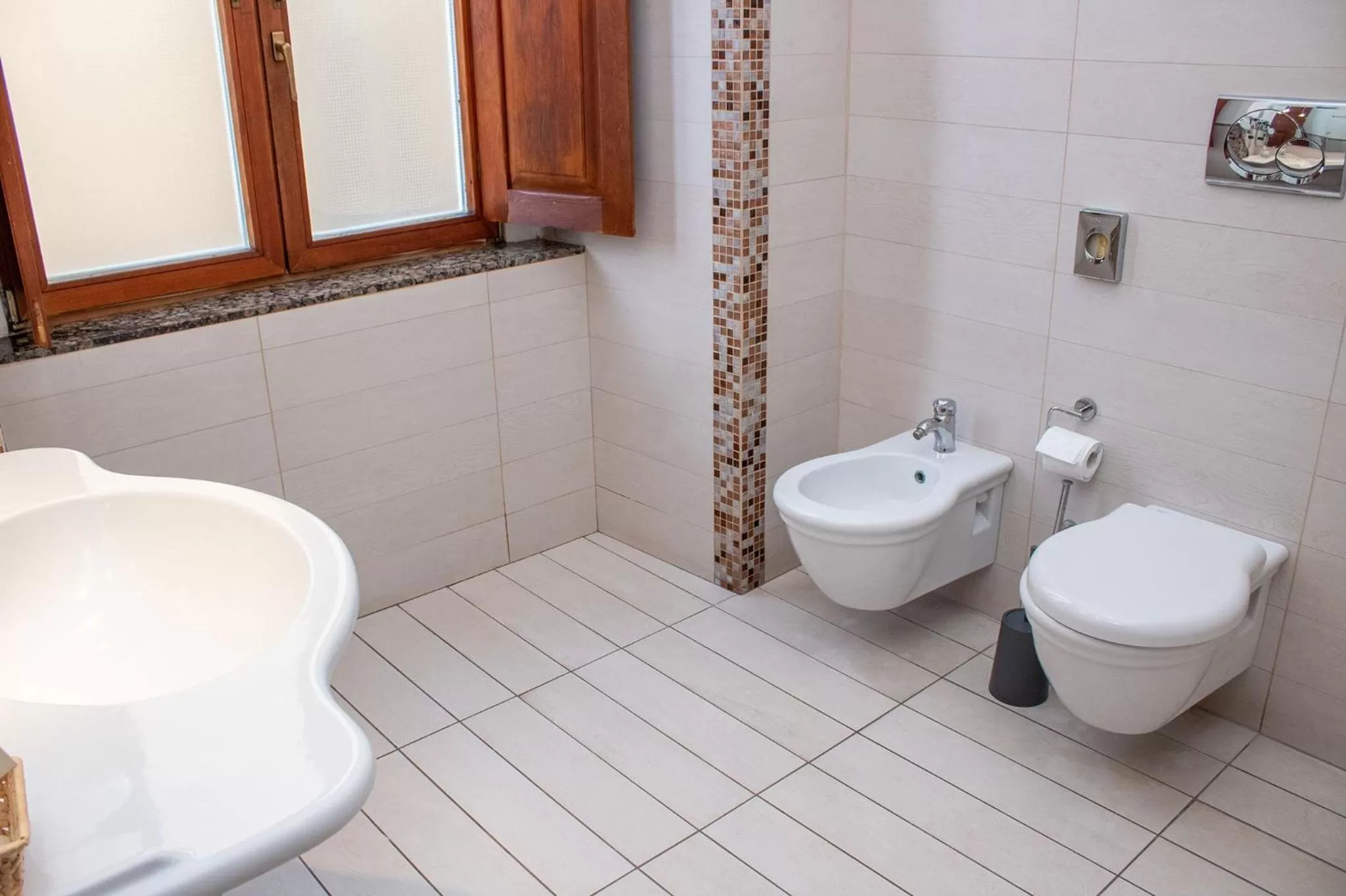 Toilet in Le Stanze Del Vicerè Boutique Hotel