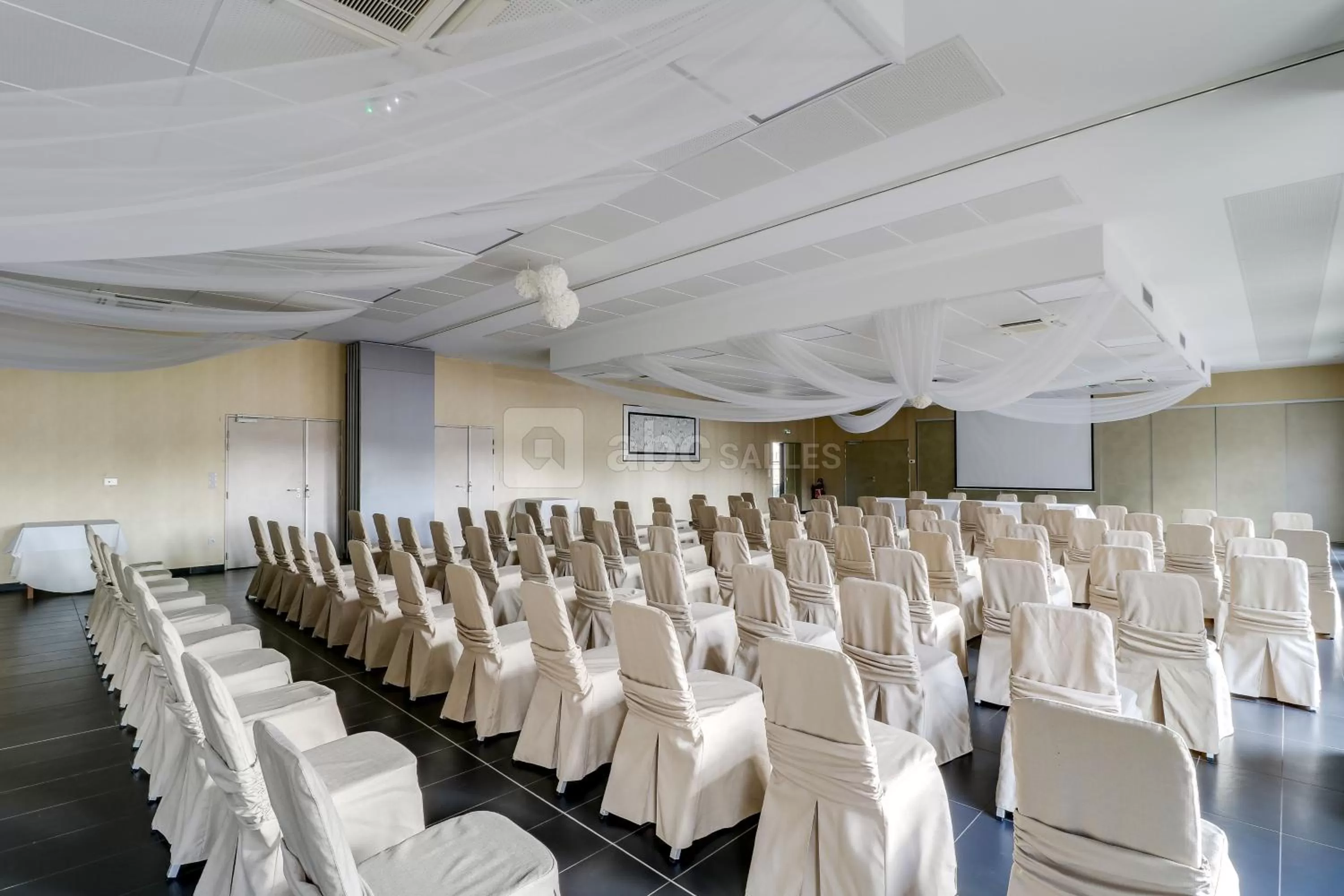 Business facilities in Hostellerie Du Mont Aimé