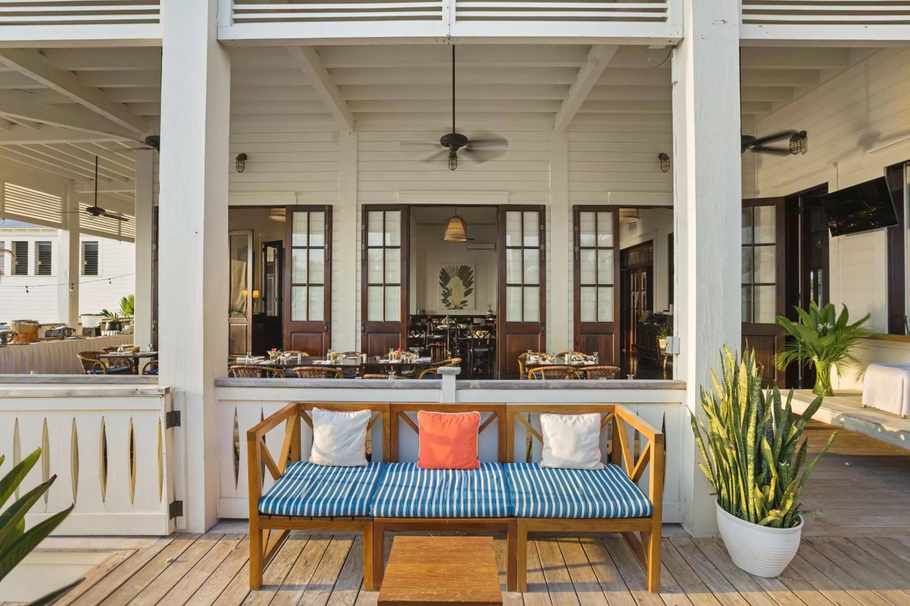 Restaurant/places to eat in Mahogany Bay Resort and Beach Club, Curio Collection