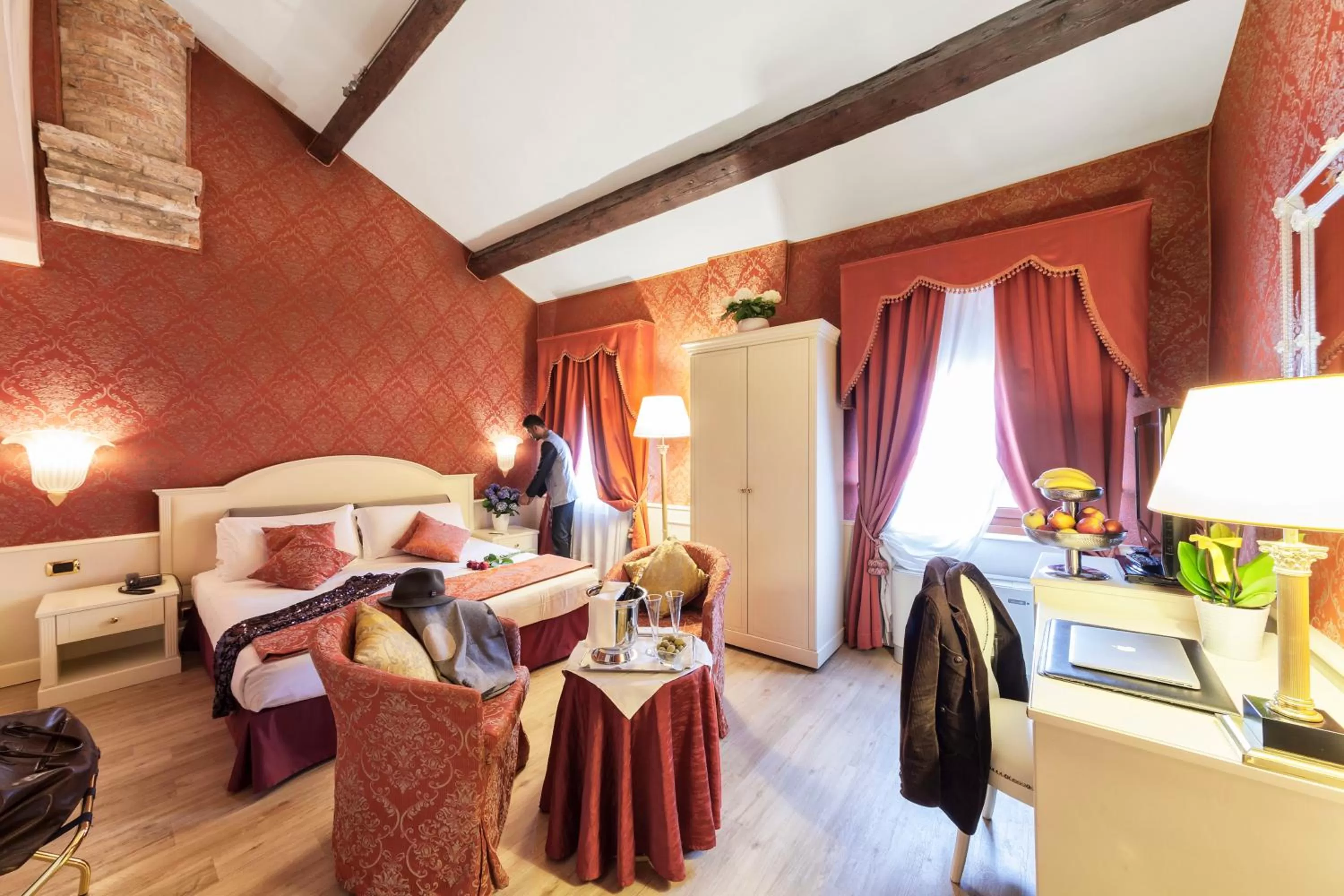 Photo of the whole room, Bed in Duodo Palace Hotel