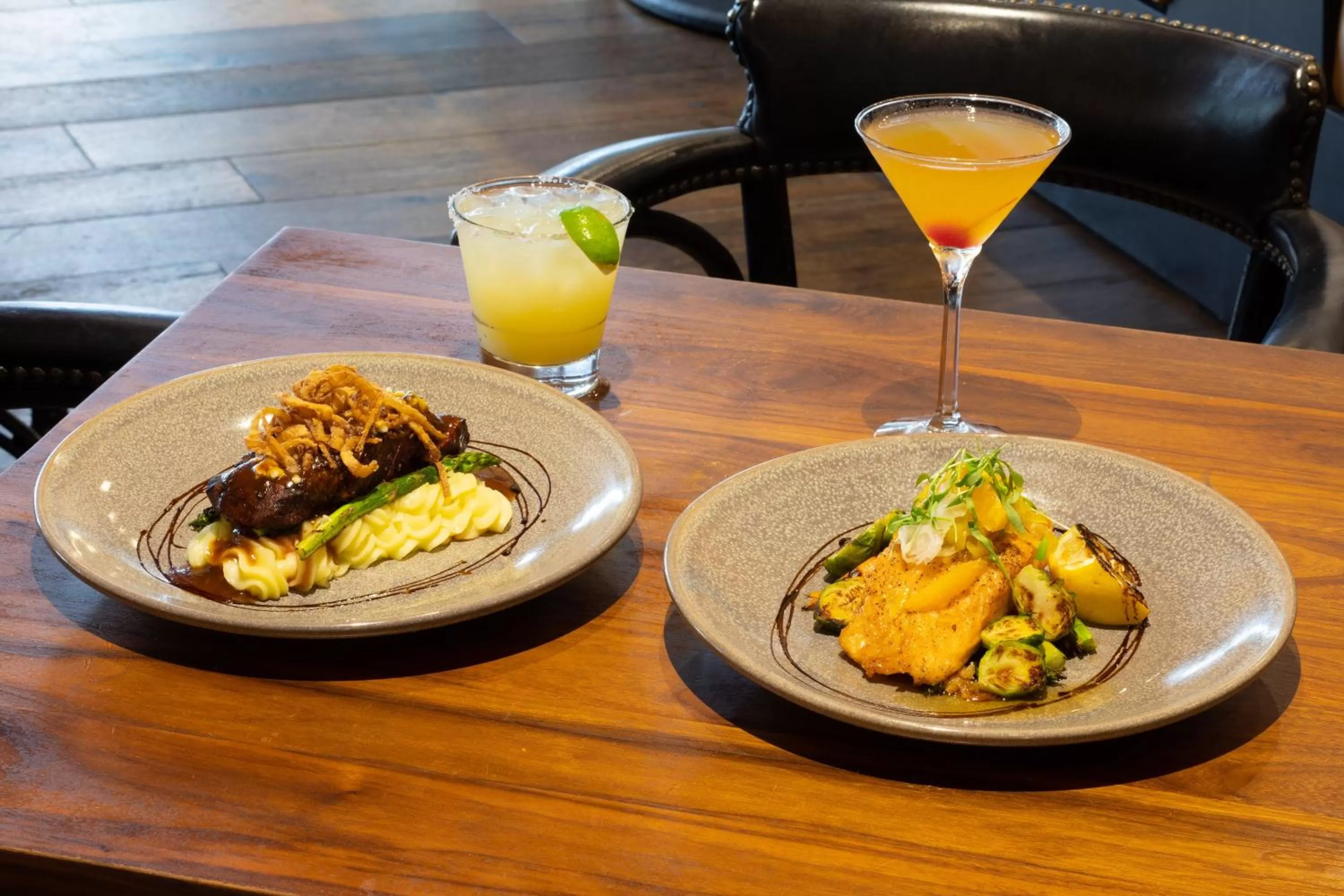 Restaurant/places to eat in Crowne Plaza Costa Mesa Orange County by IHG