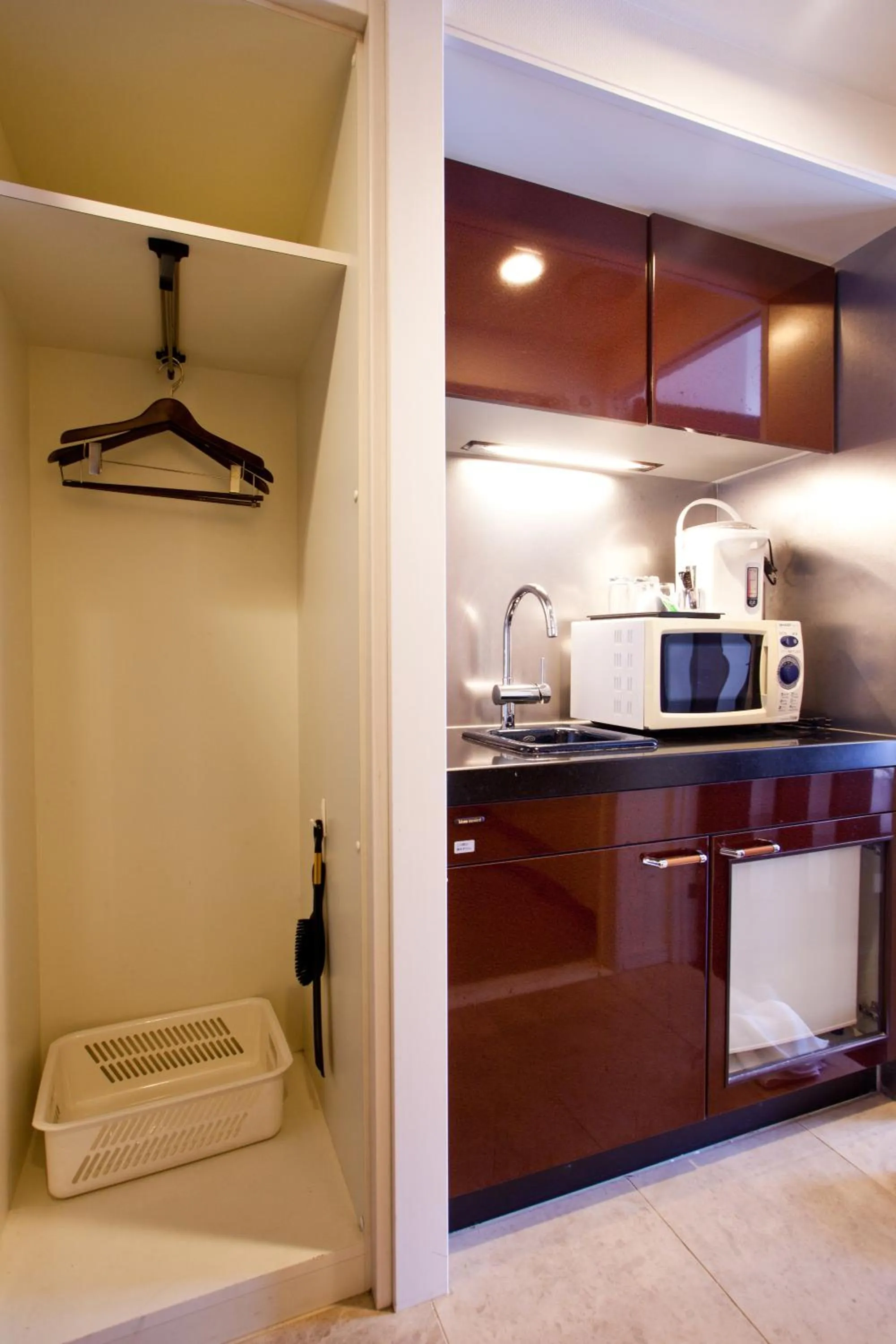 Kitchen or kitchenette in Kuretake Inn Premium Hamamatsucho